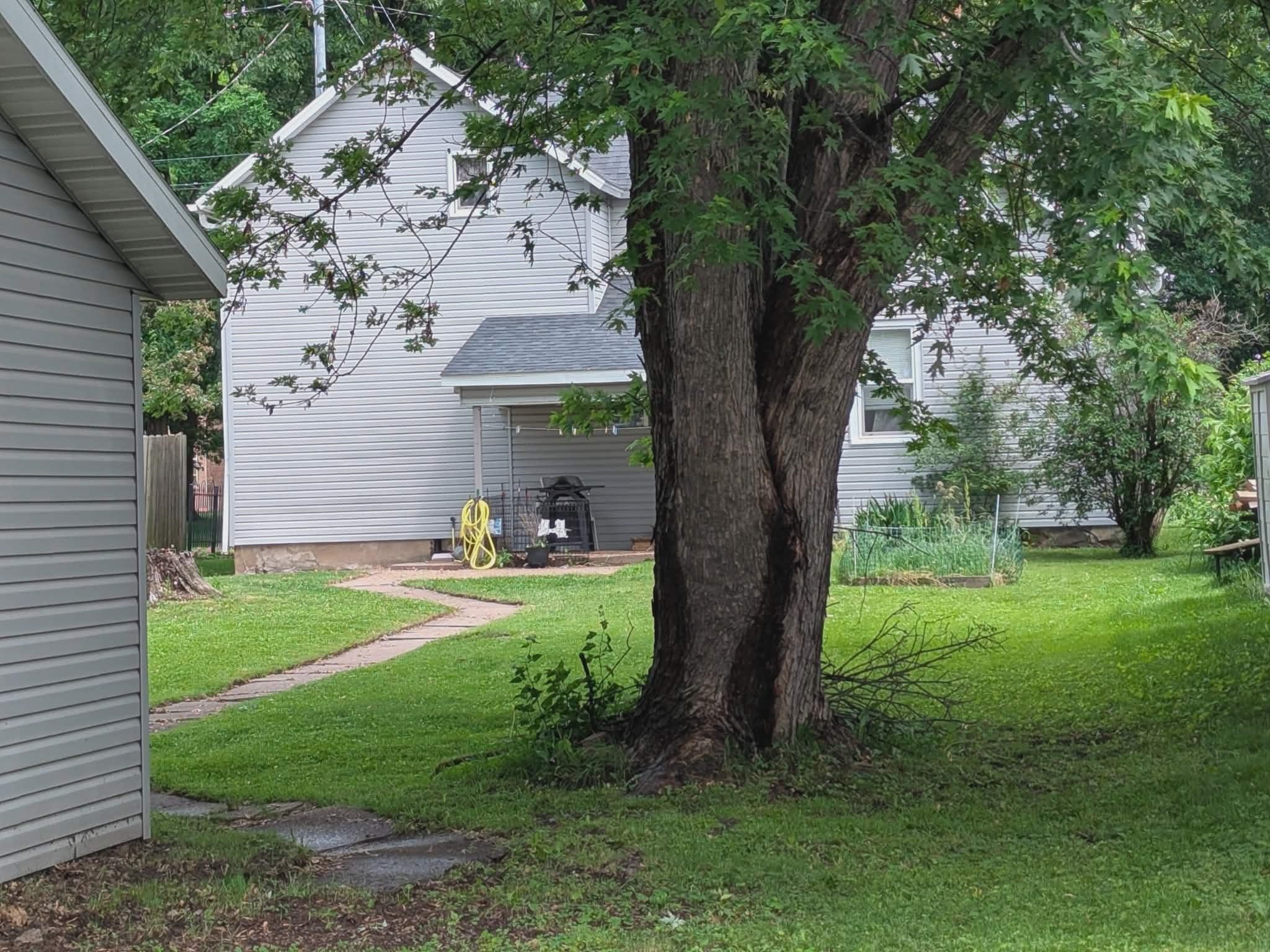 202 W Arnold Street Property Photo 4