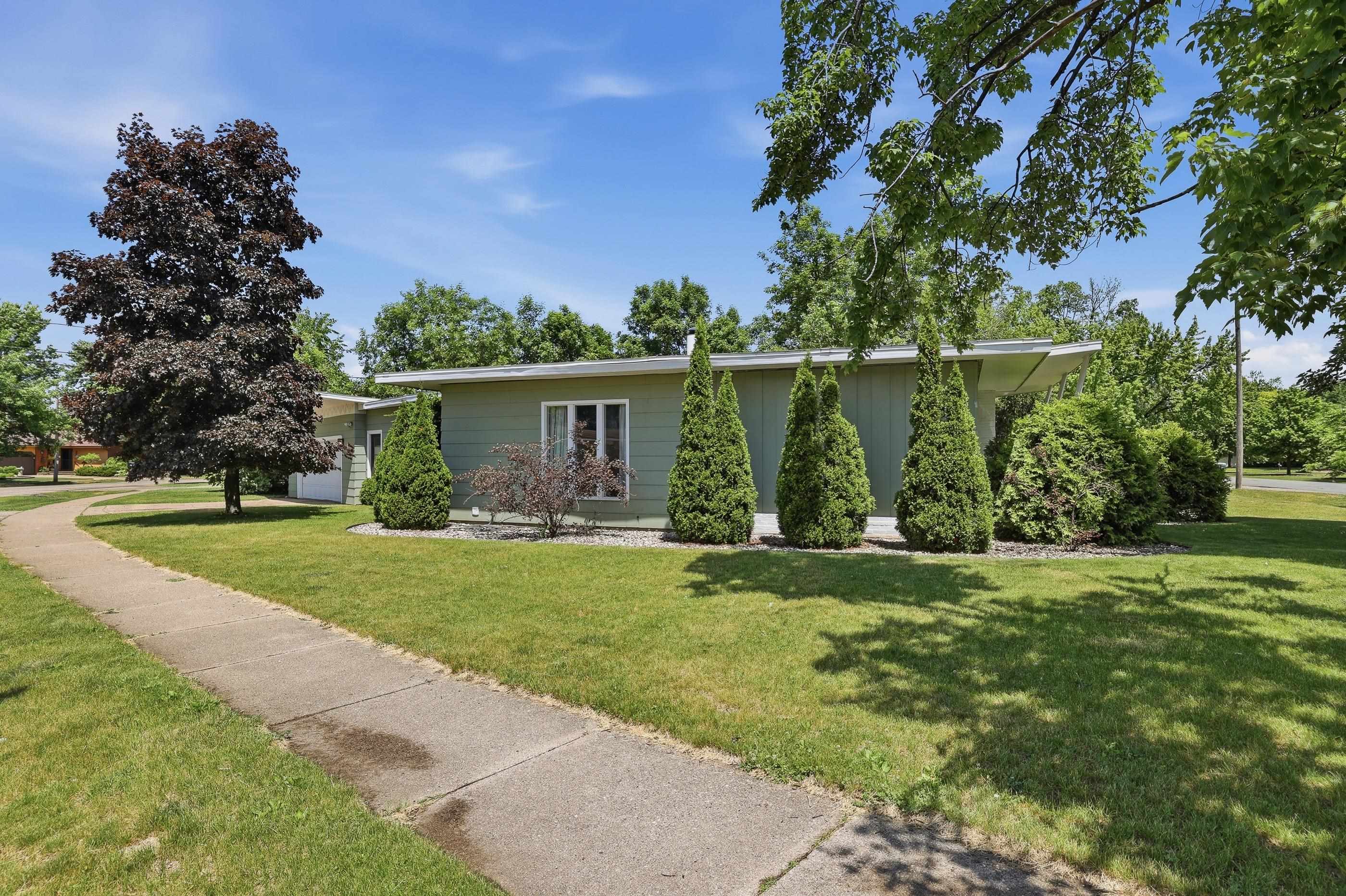 1024 Sunset Boulevard Property Photo 4