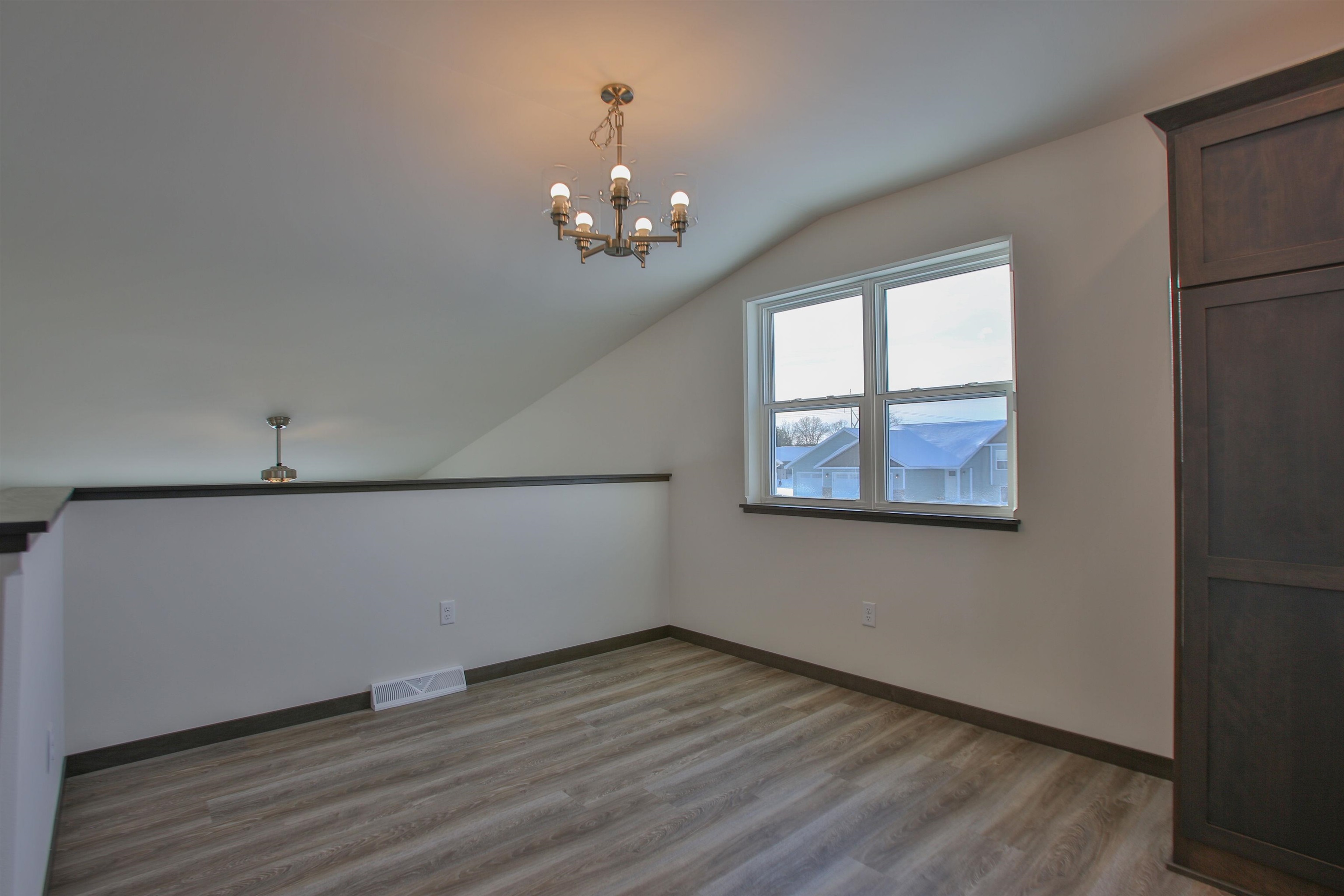 5596 Forest Creek Road Property Photo 9