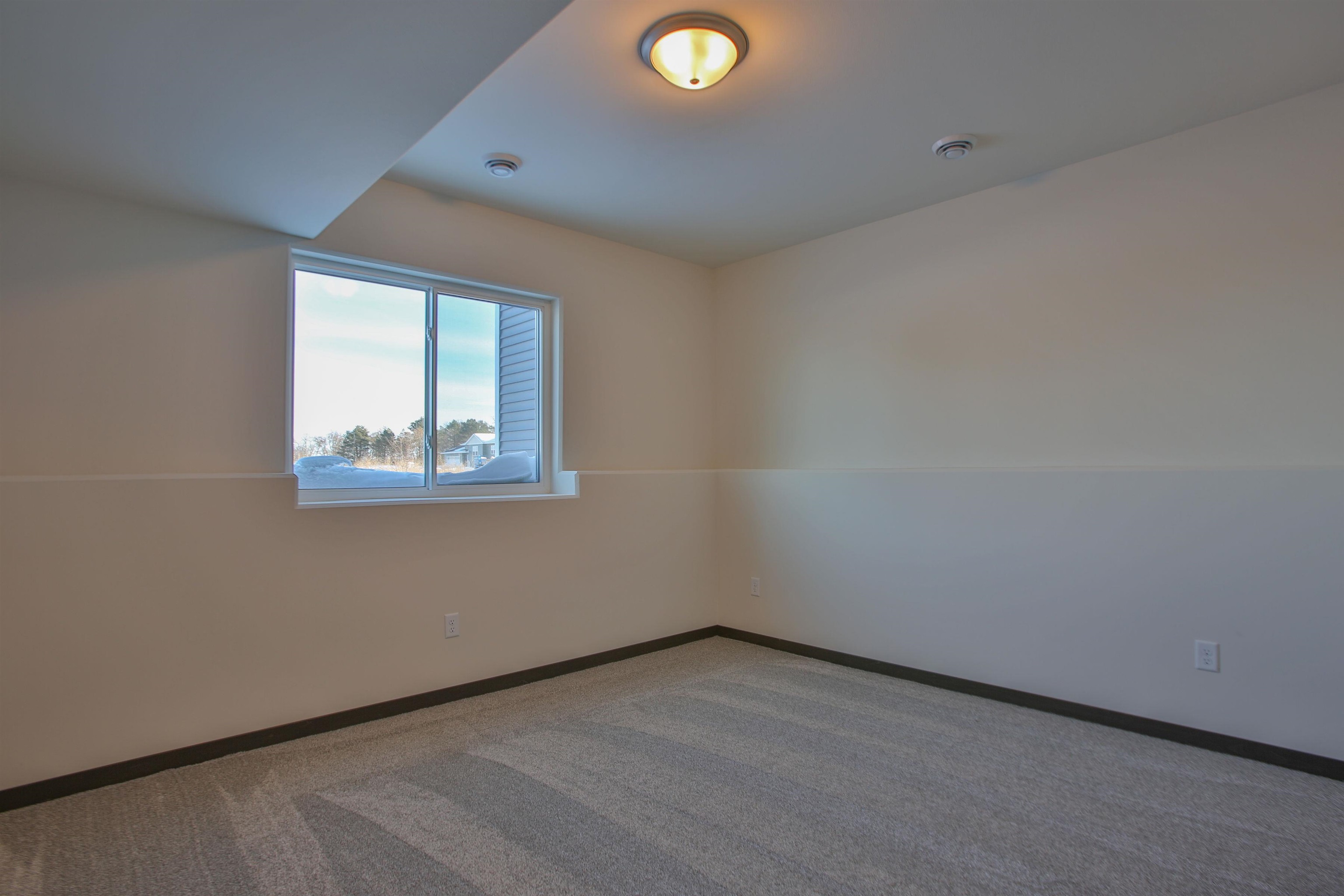 5596 Forest Creek Road Property Photo 10