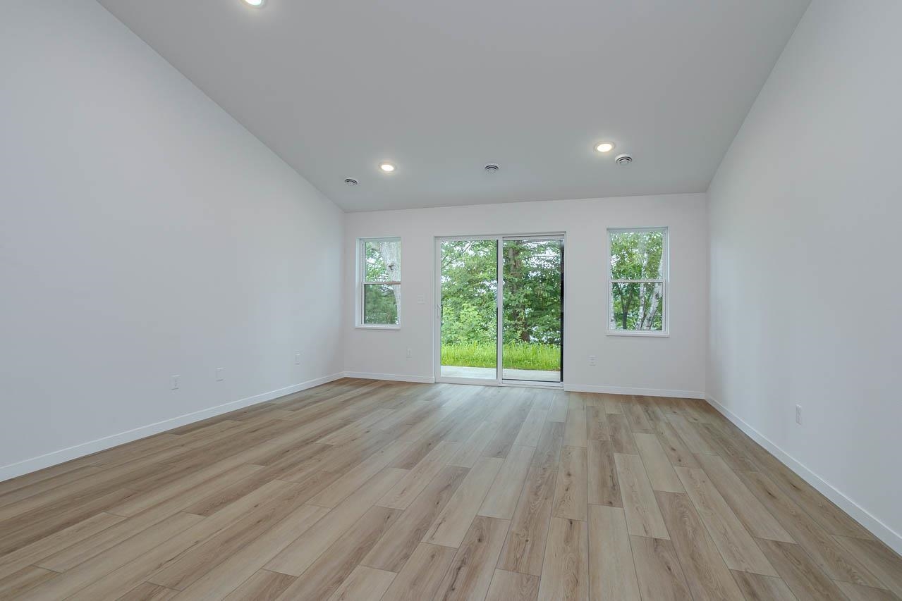 1400 Park Drive Property Photo 10