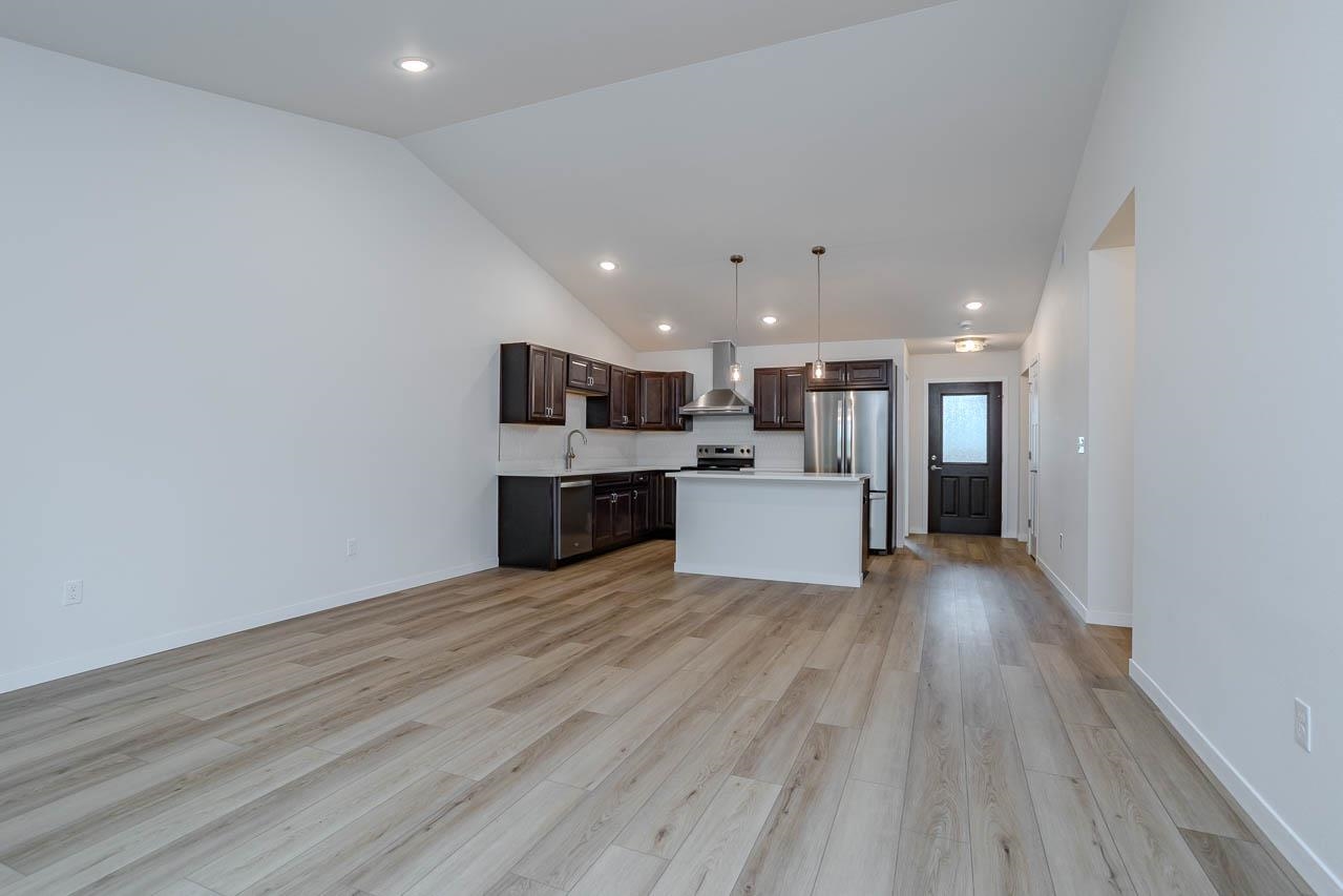 1400 Park Drive Property Photo 11