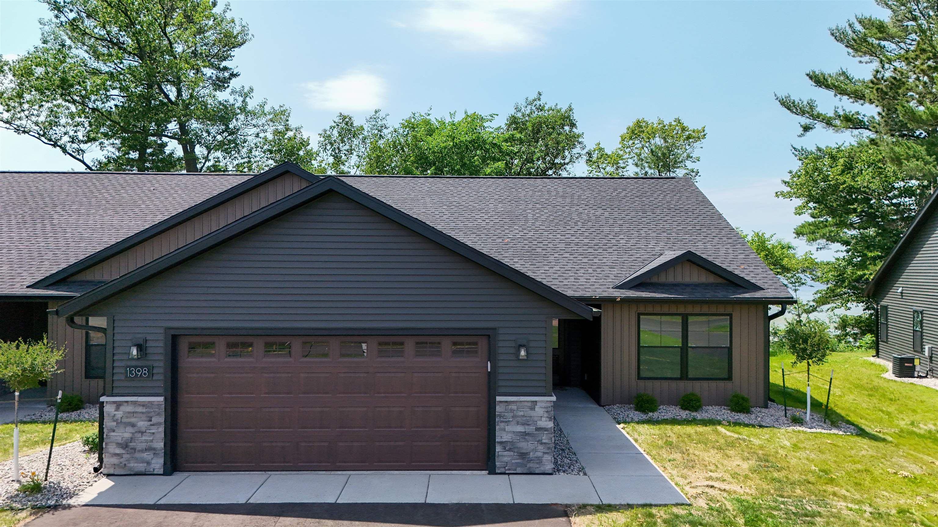 1398 Park Drive Property Photo 1