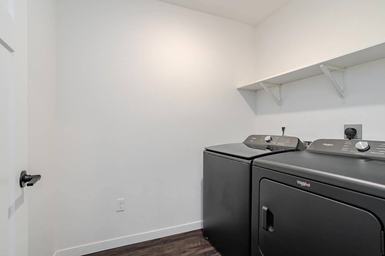 1398 Park Drive Property Photo 5