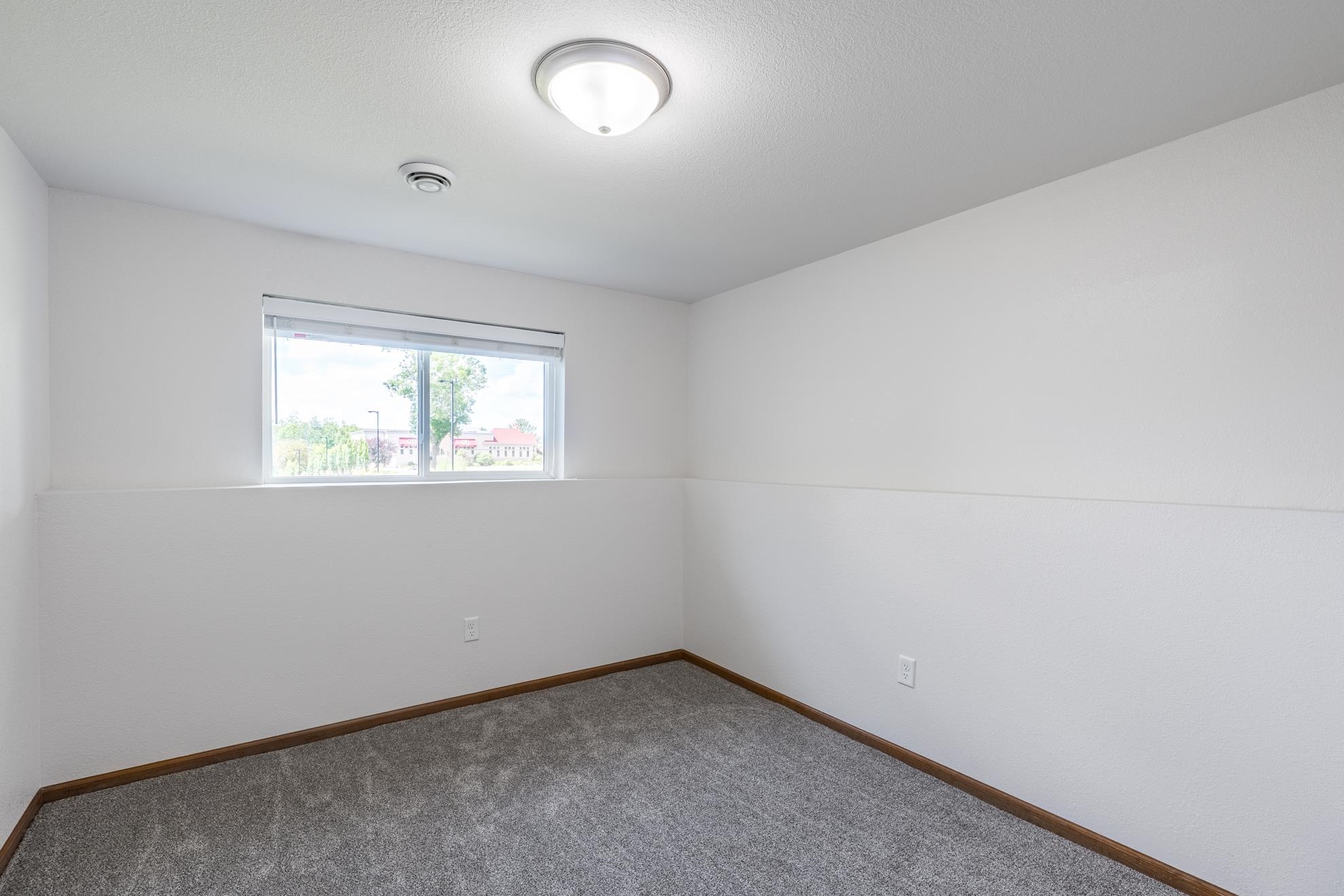 907 S 22nd Avenue Property Photo 27