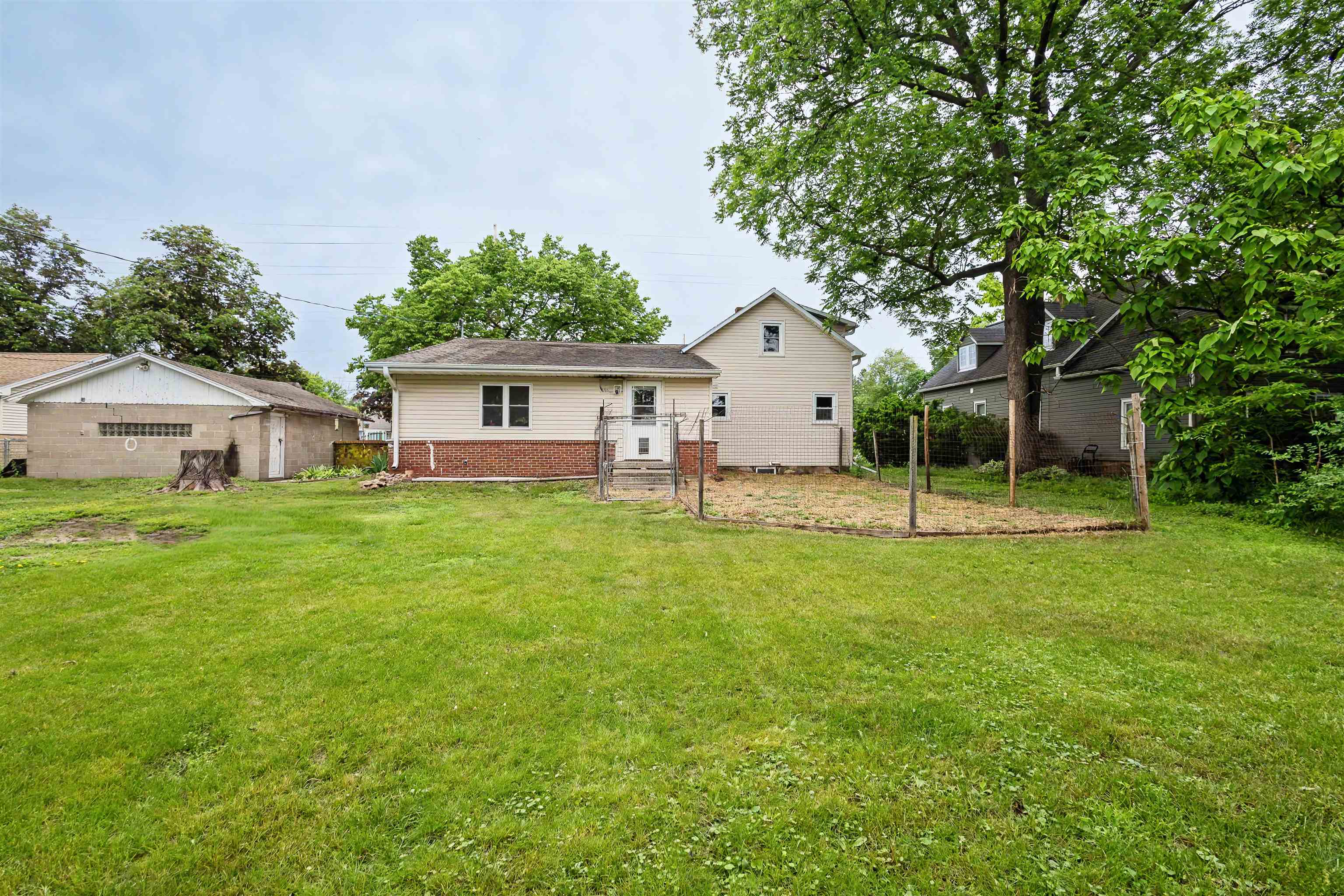 1700 Chestnut Street Property Photo 5