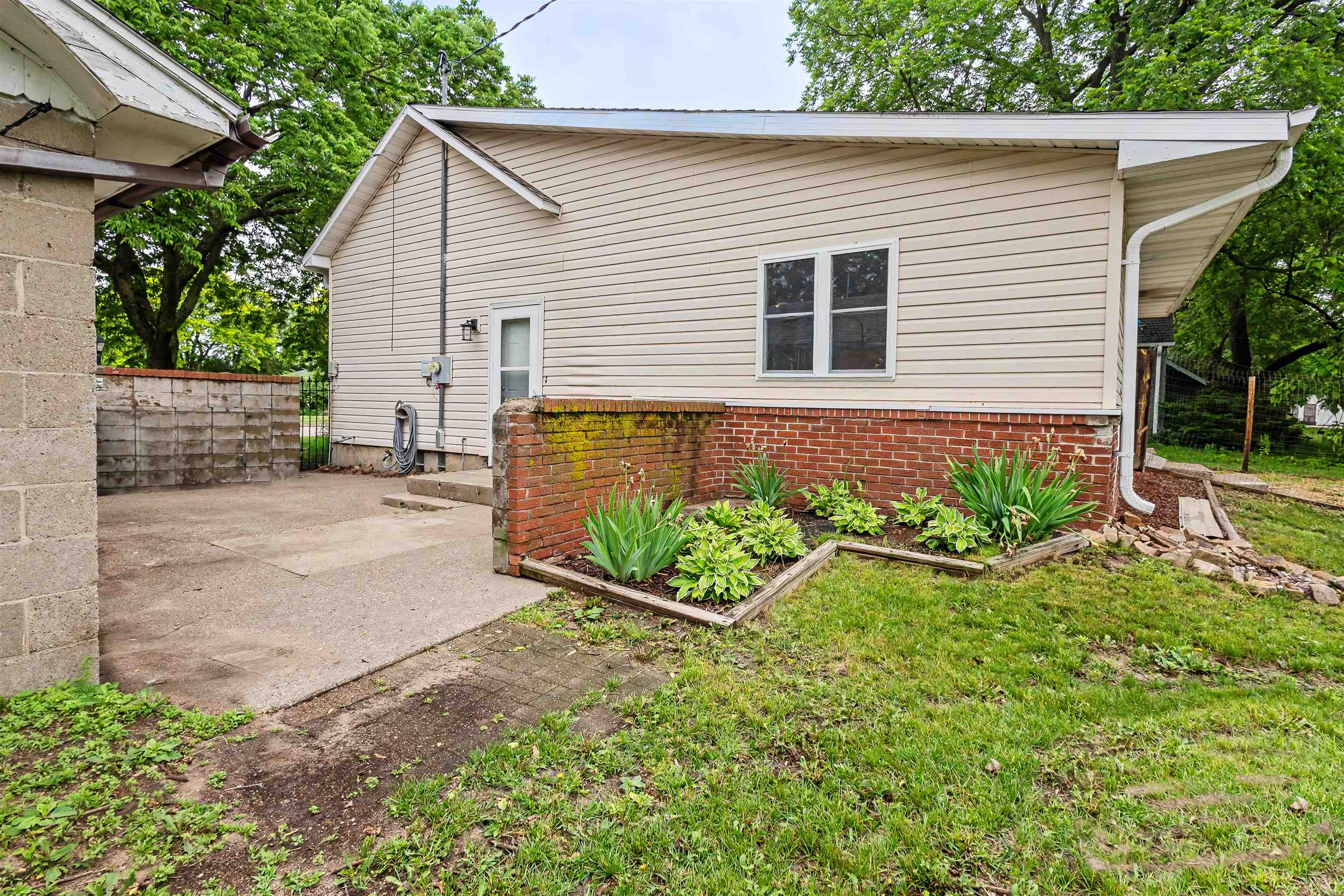 1700 Chestnut Street Property Photo 8