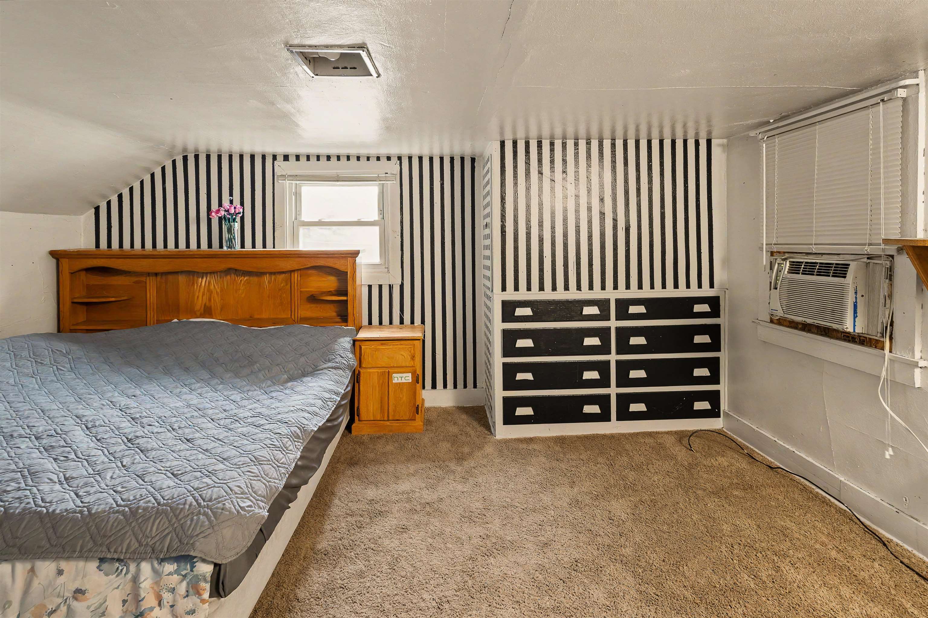 1700 Chestnut Street Property Photo 28