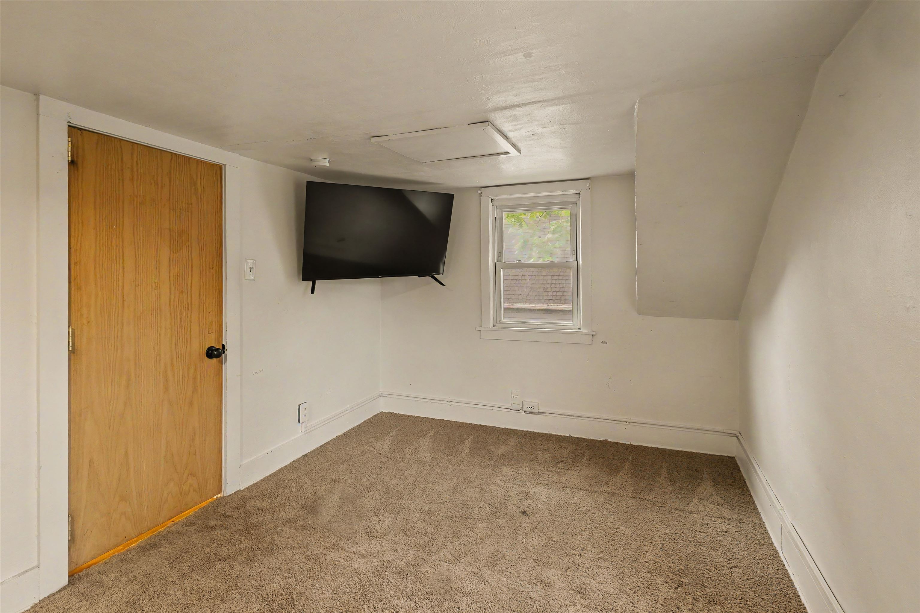 1700 Chestnut Street Property Photo 32