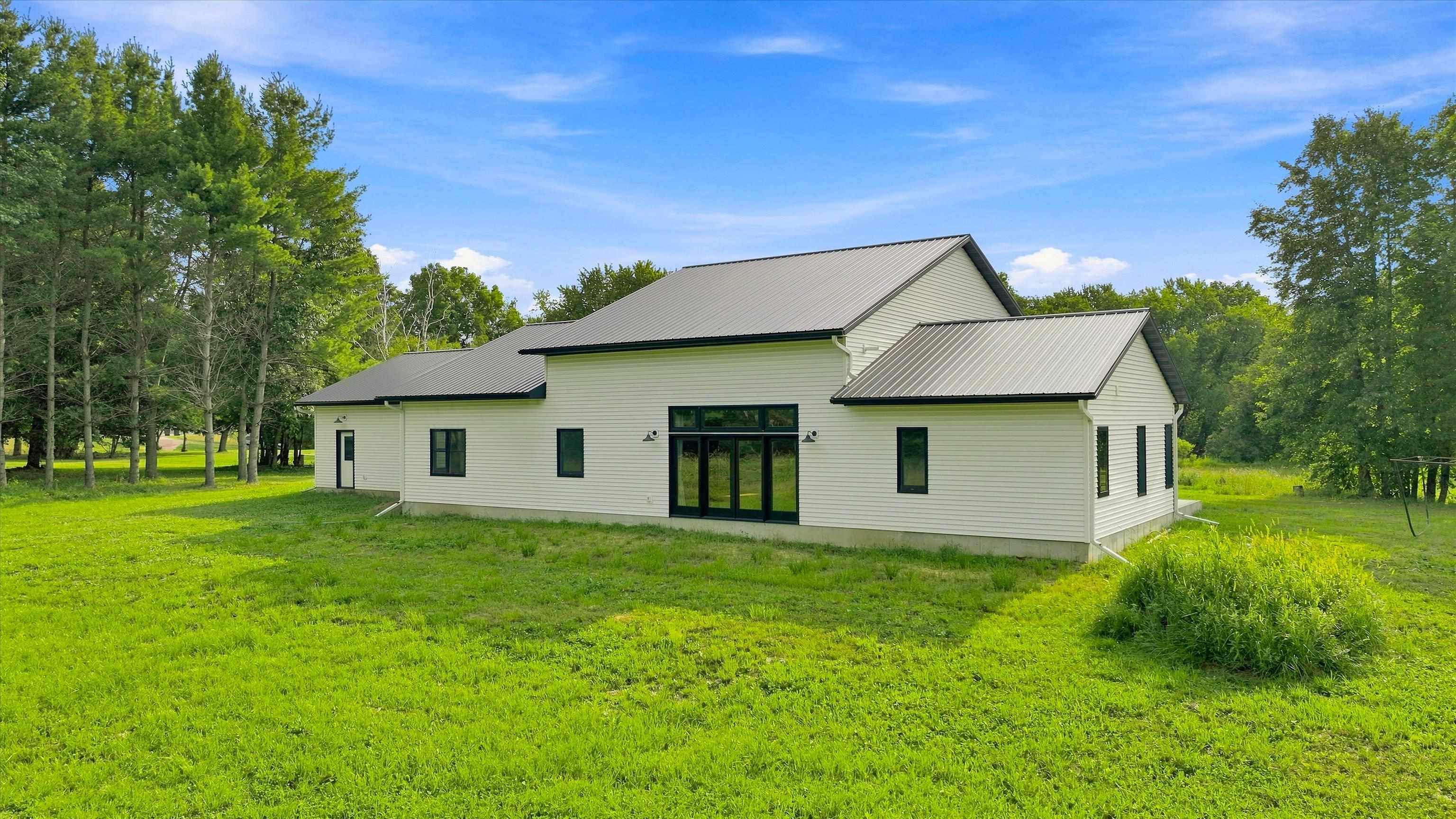 8323 County Road E Property Photo 5