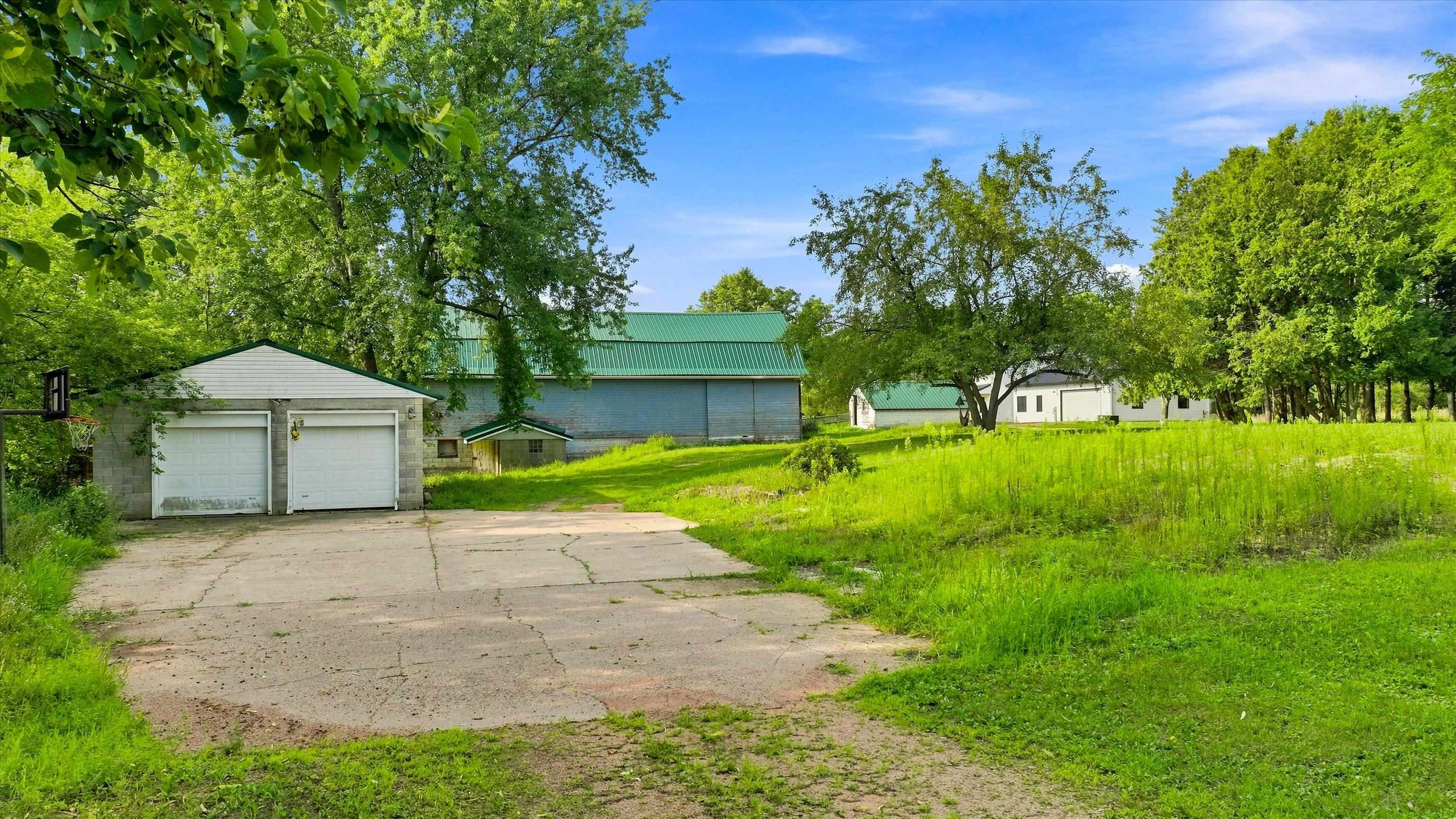 8323 County Road E Property Photo 9