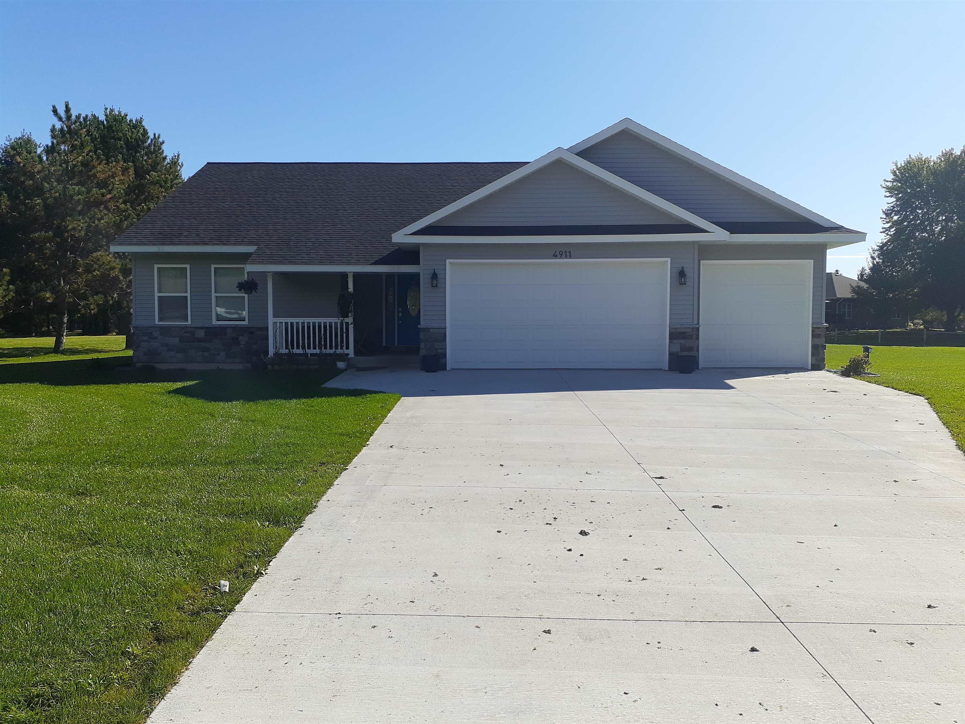 4910 Pine Needle Way Property Photo 1