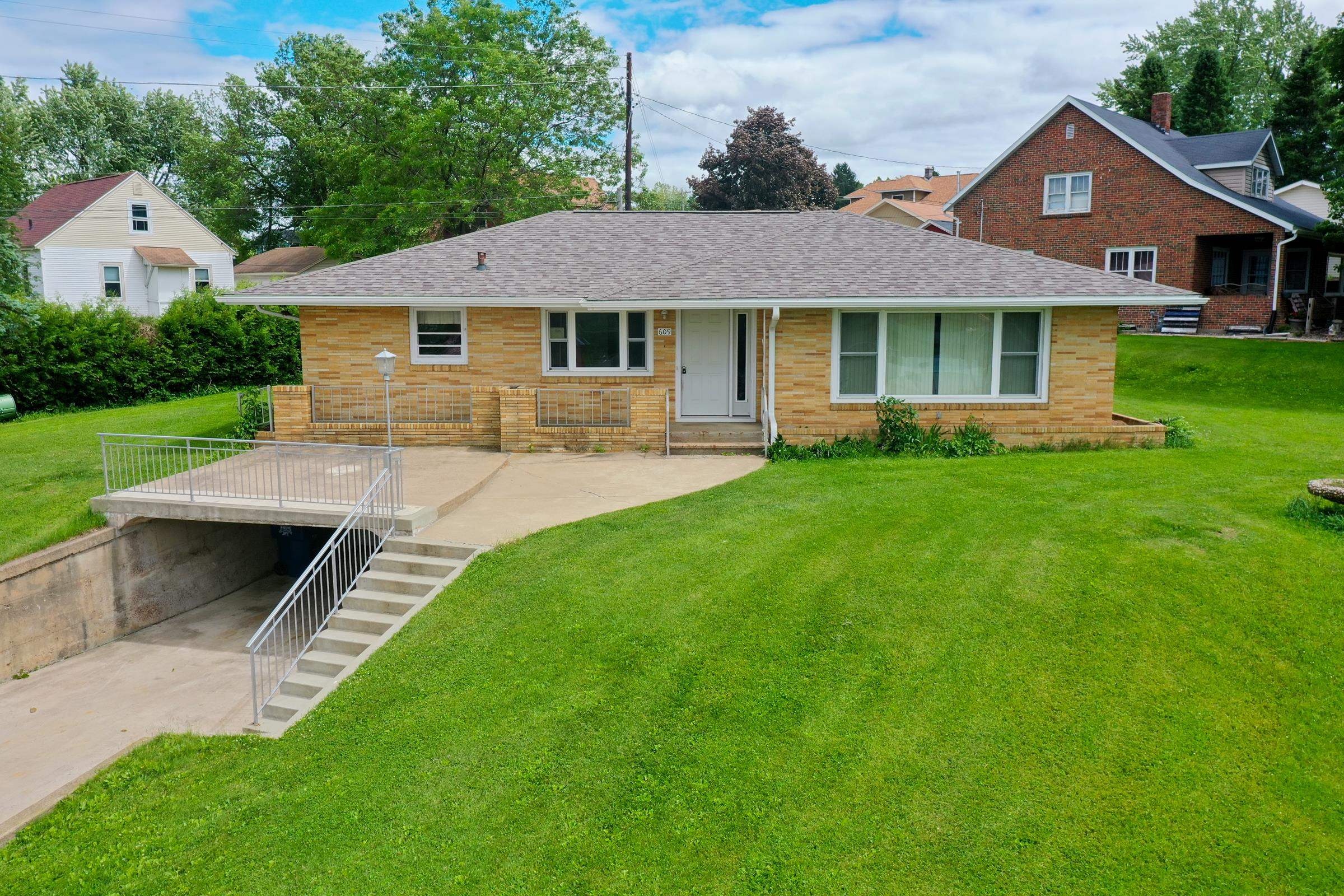 609 8TH STREET Property Photo 1