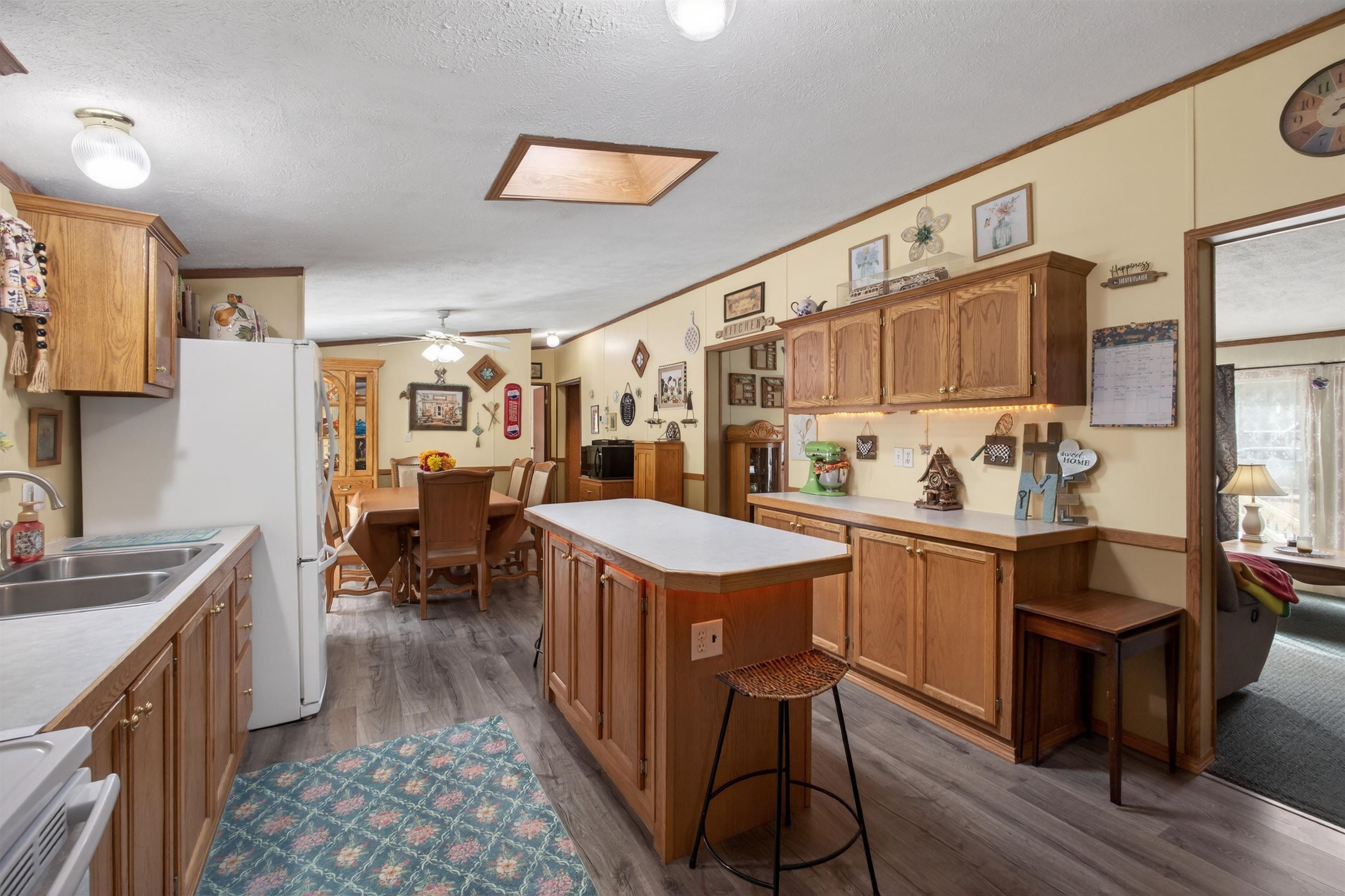 2116 Maple Street Property Photo 6