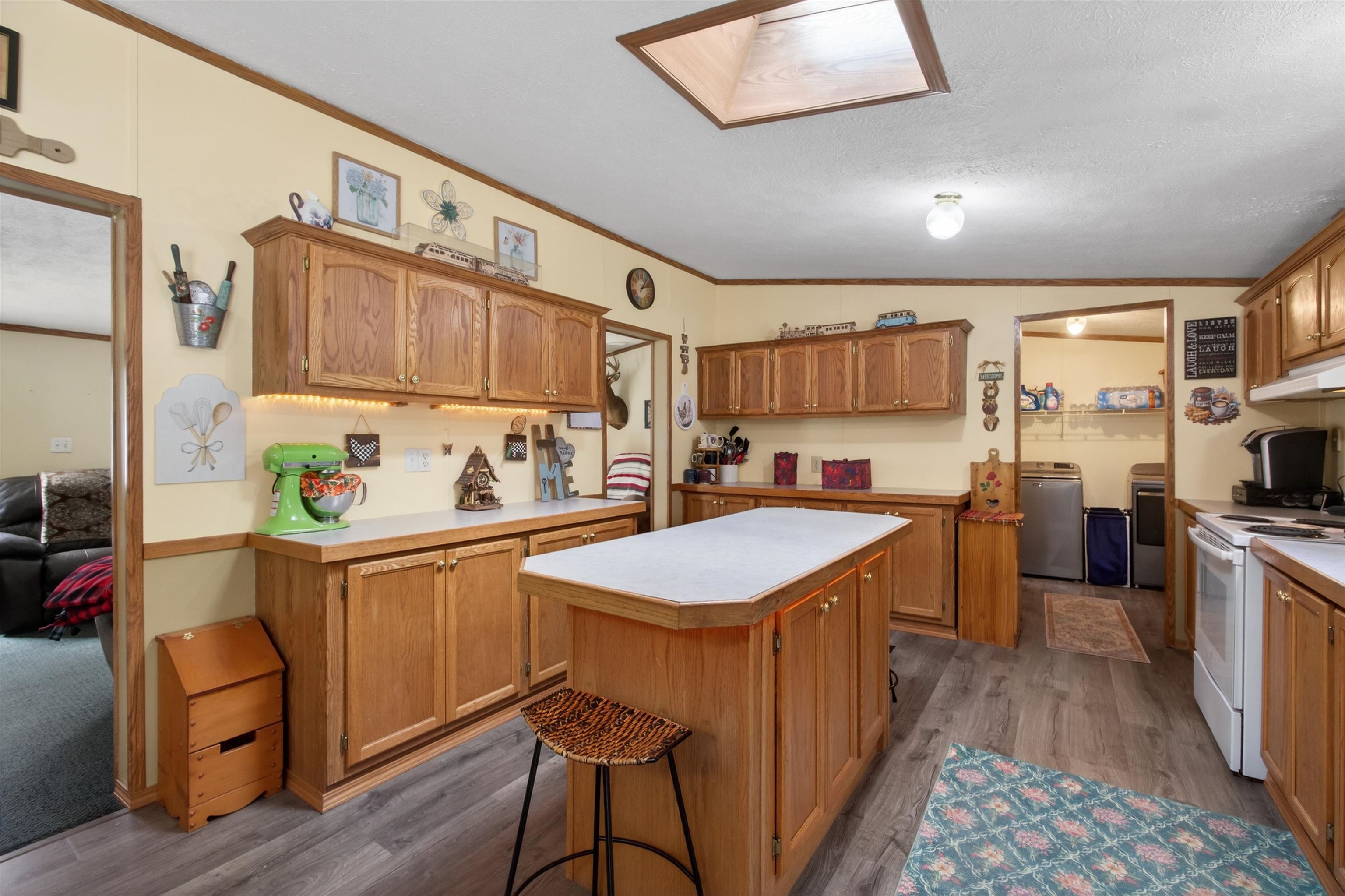 2116 Maple Street Property Photo 9