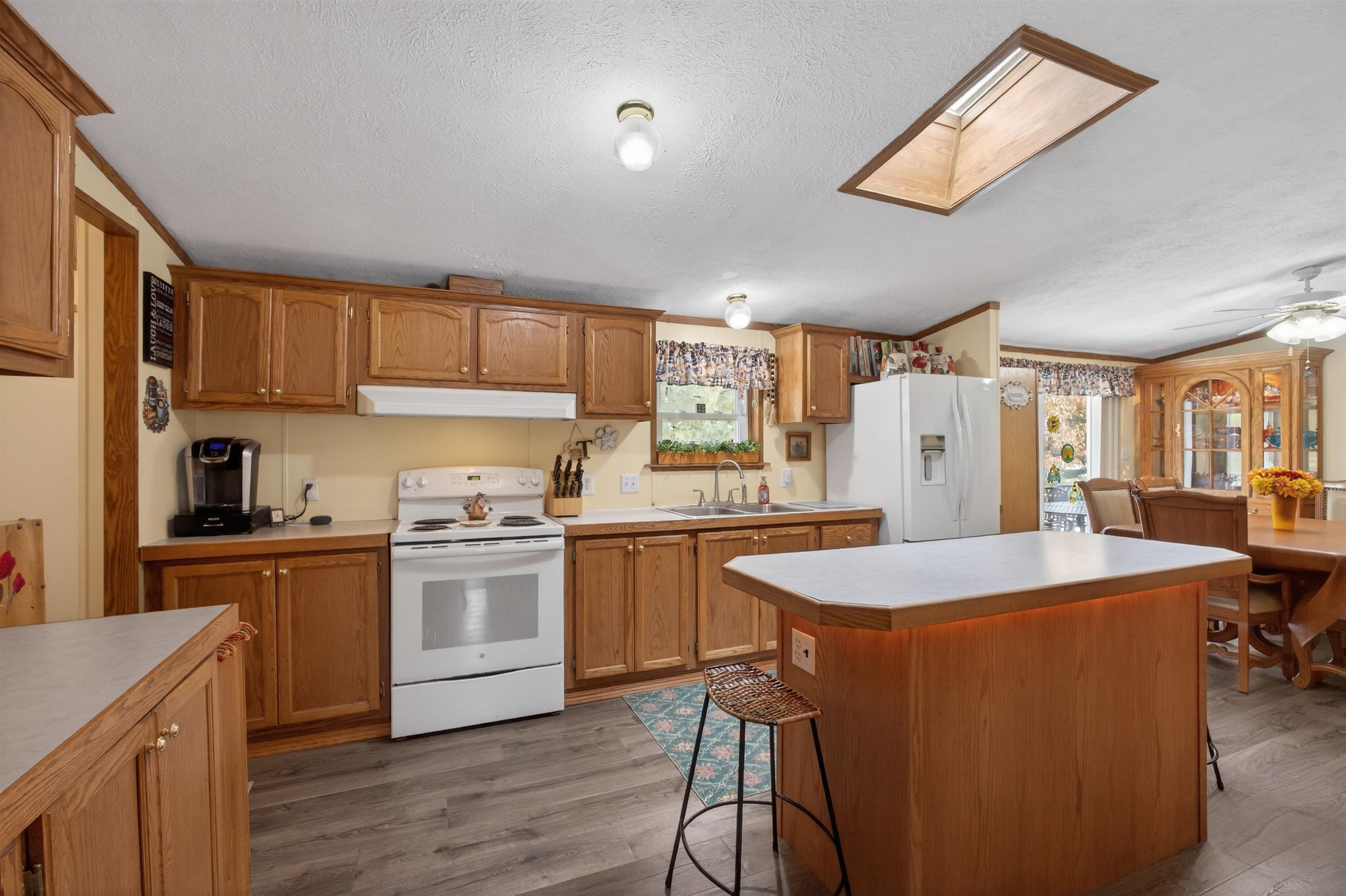 2116 Maple Street Property Photo 10