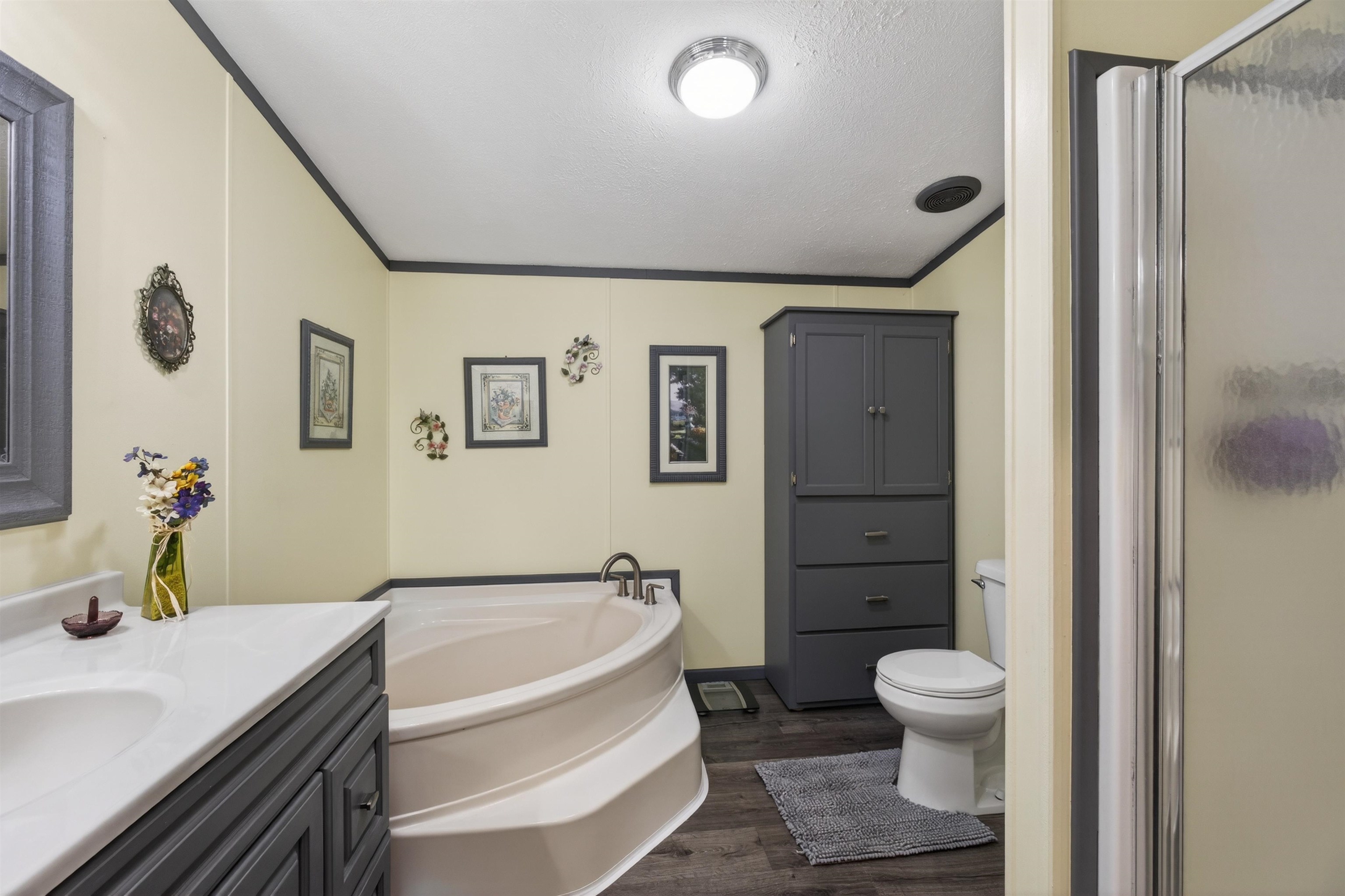 2116 Maple Street Property Photo 22