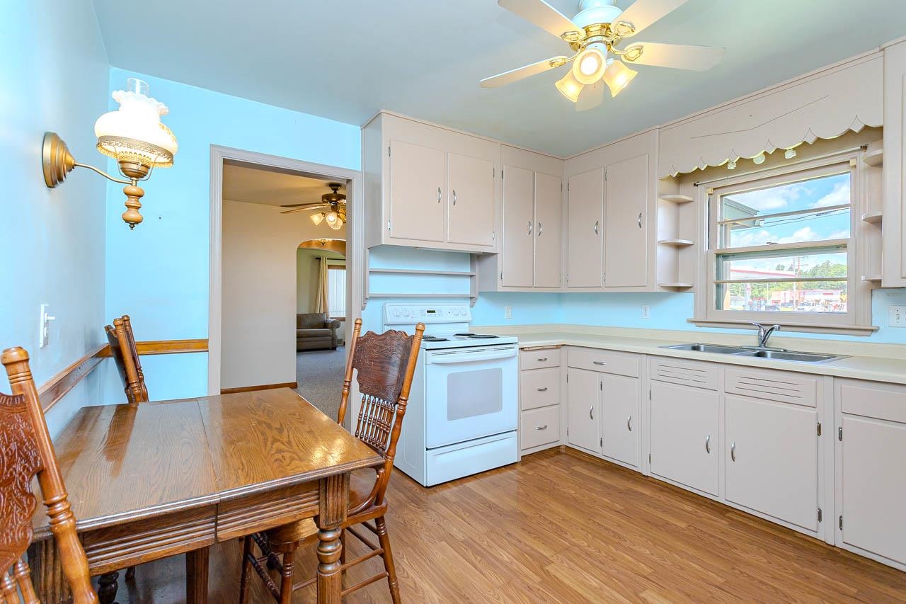 1503 Neupert Avenue Property Photo 4