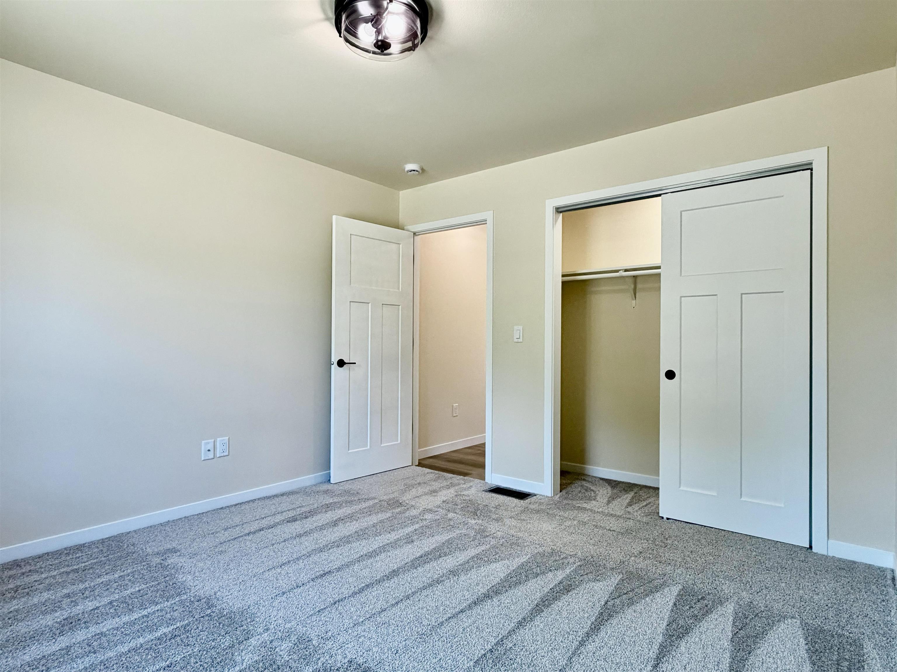 1351 Knapp Street Property Photo 24
