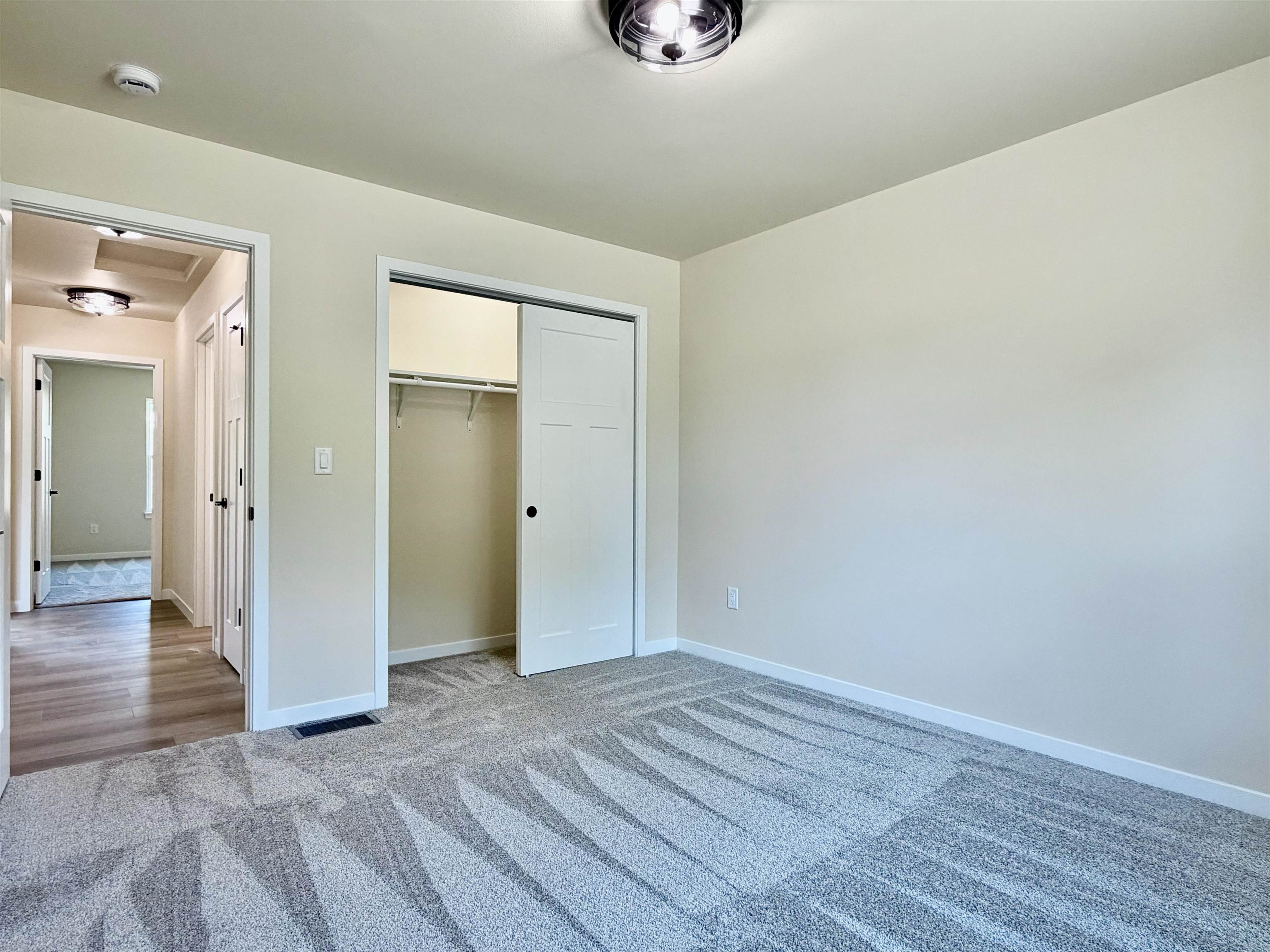 1351 Knapp Street Property Photo 32