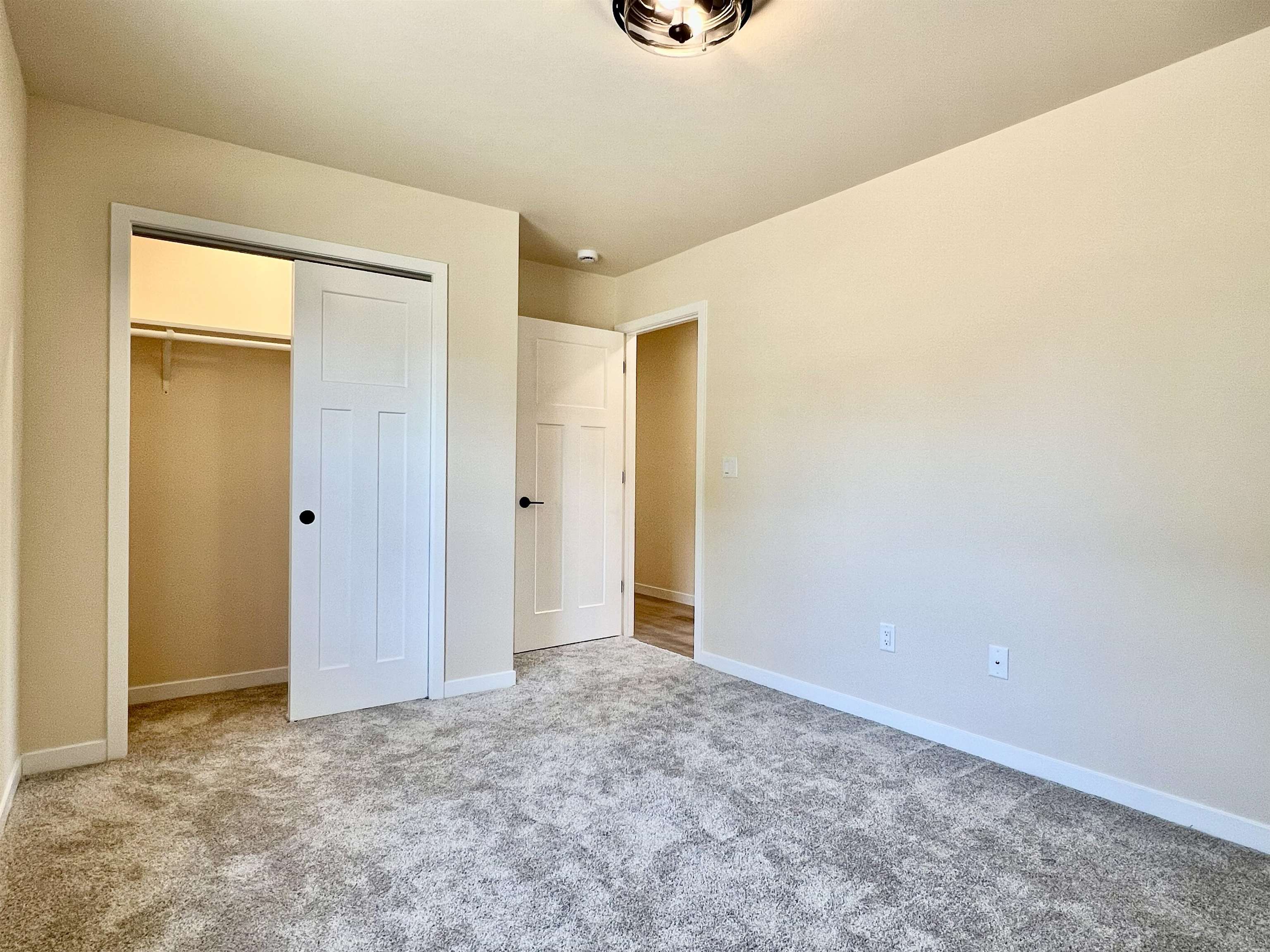 1347 Knapp Street Property Photo 22