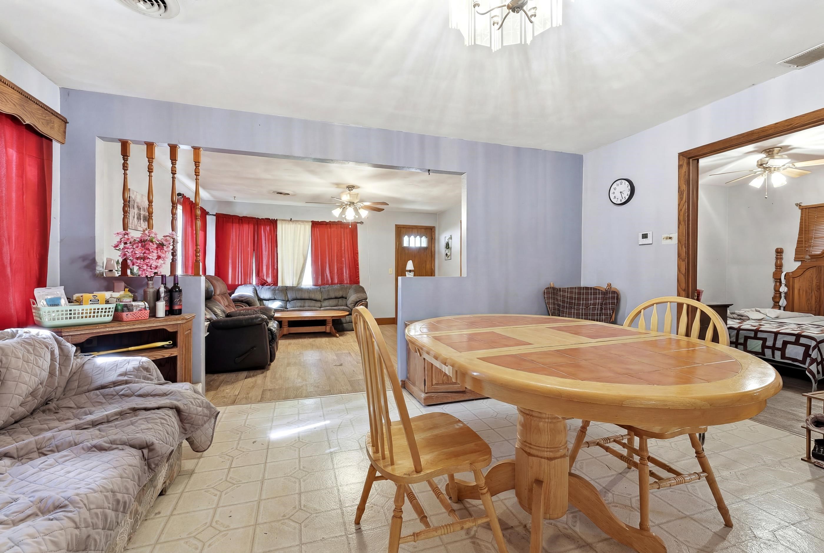 313 E North Lake Street Property Photo 7