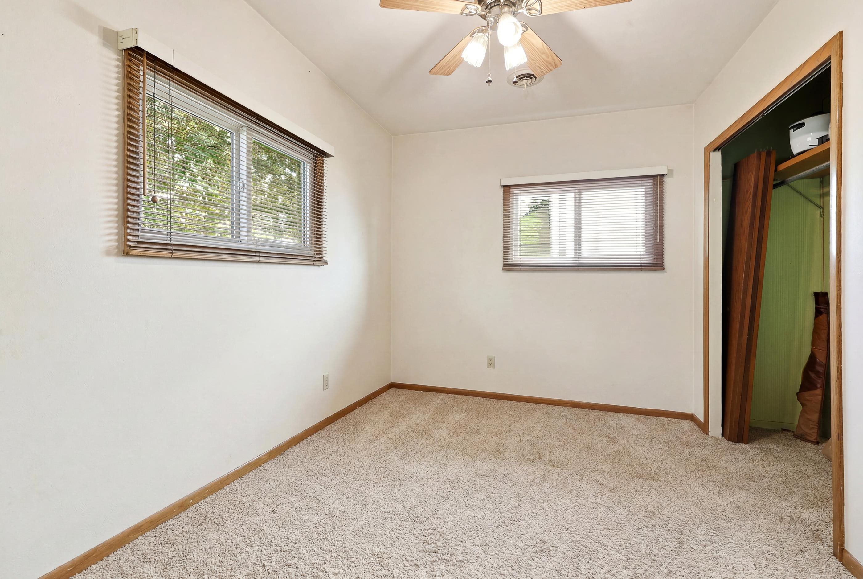 313 E North Lake Street Property Photo 15