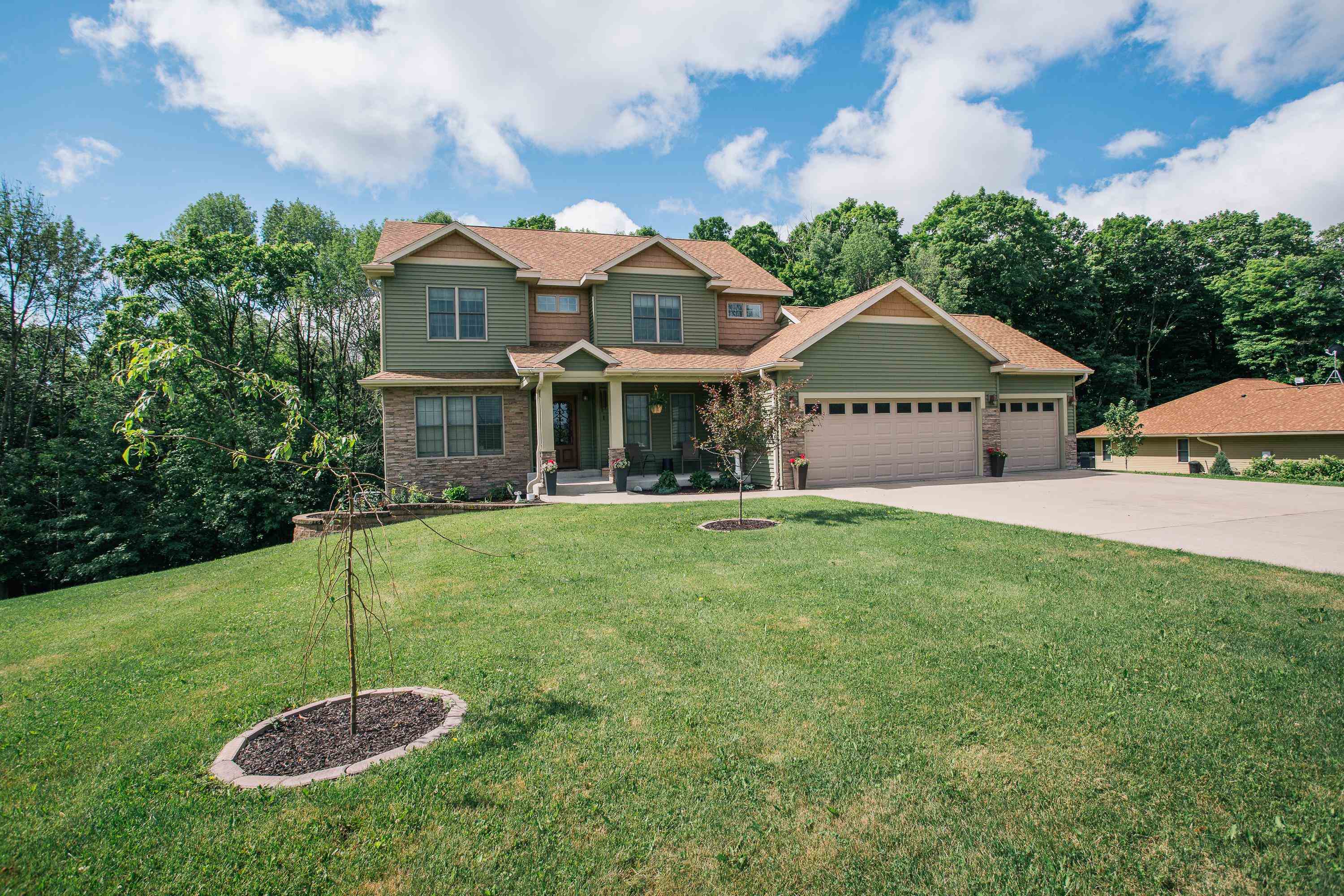 1022 Sand Lane Property Photo 3