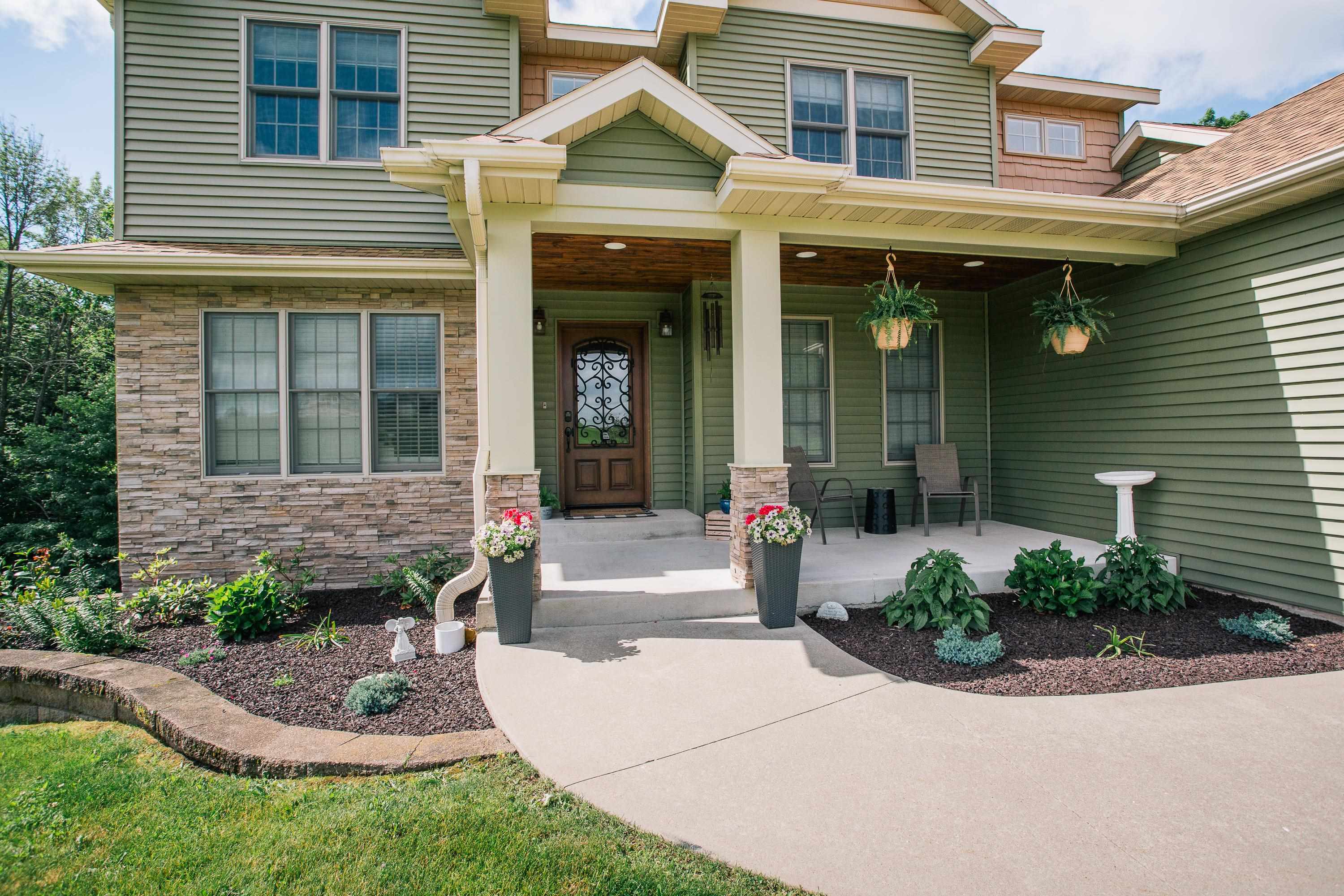 1022 Sand Lane Property Photo 4