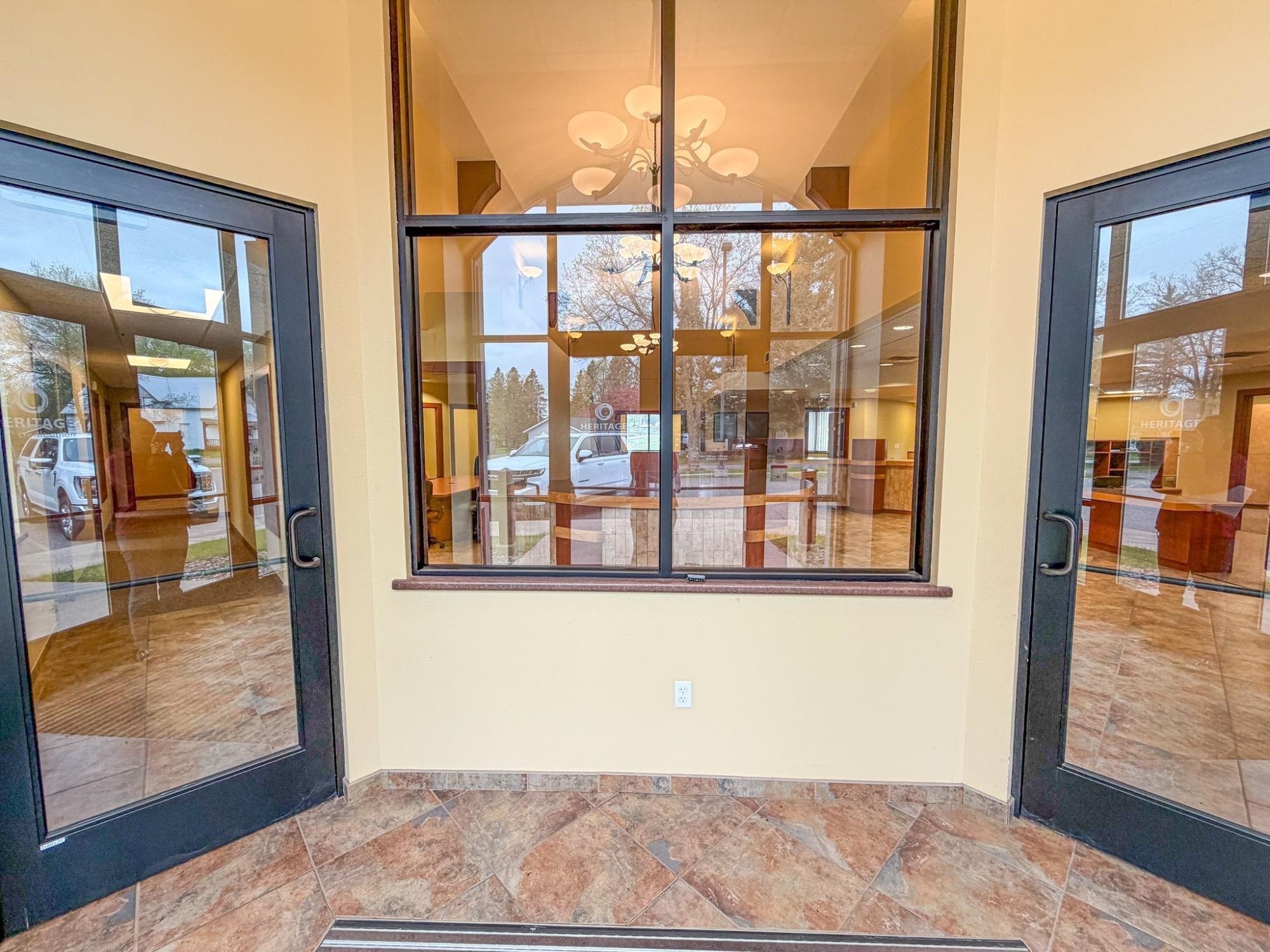 1125 Town Street Property Photo 5