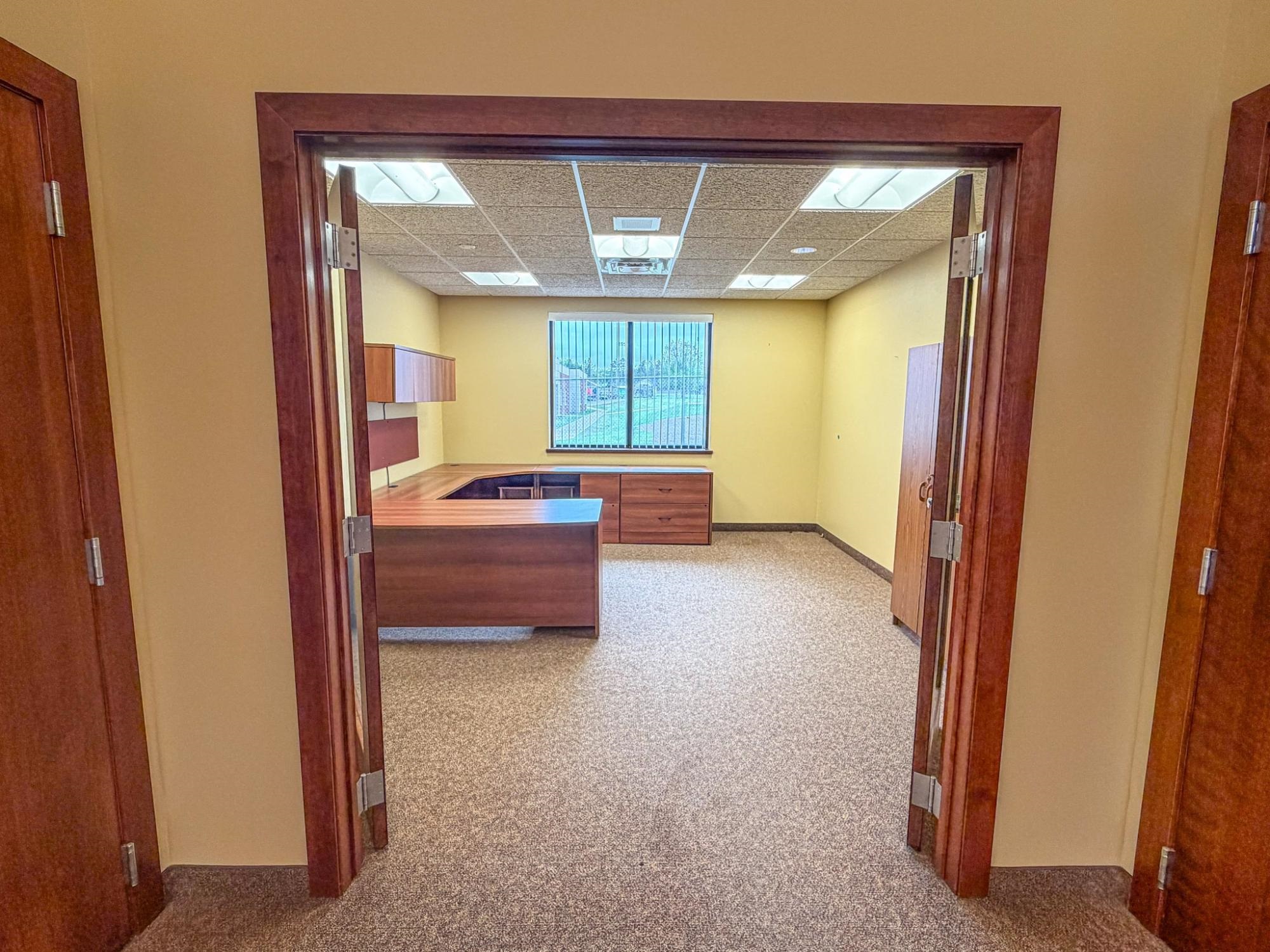 1125 Town Street Property Photo 41