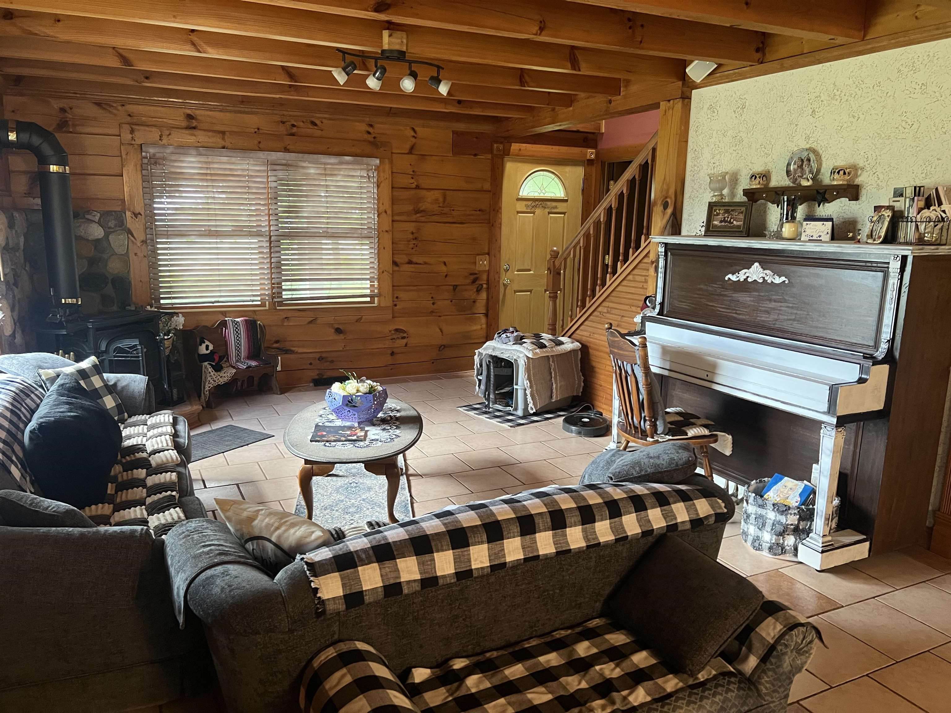 130403 County Road C Property Photo 4