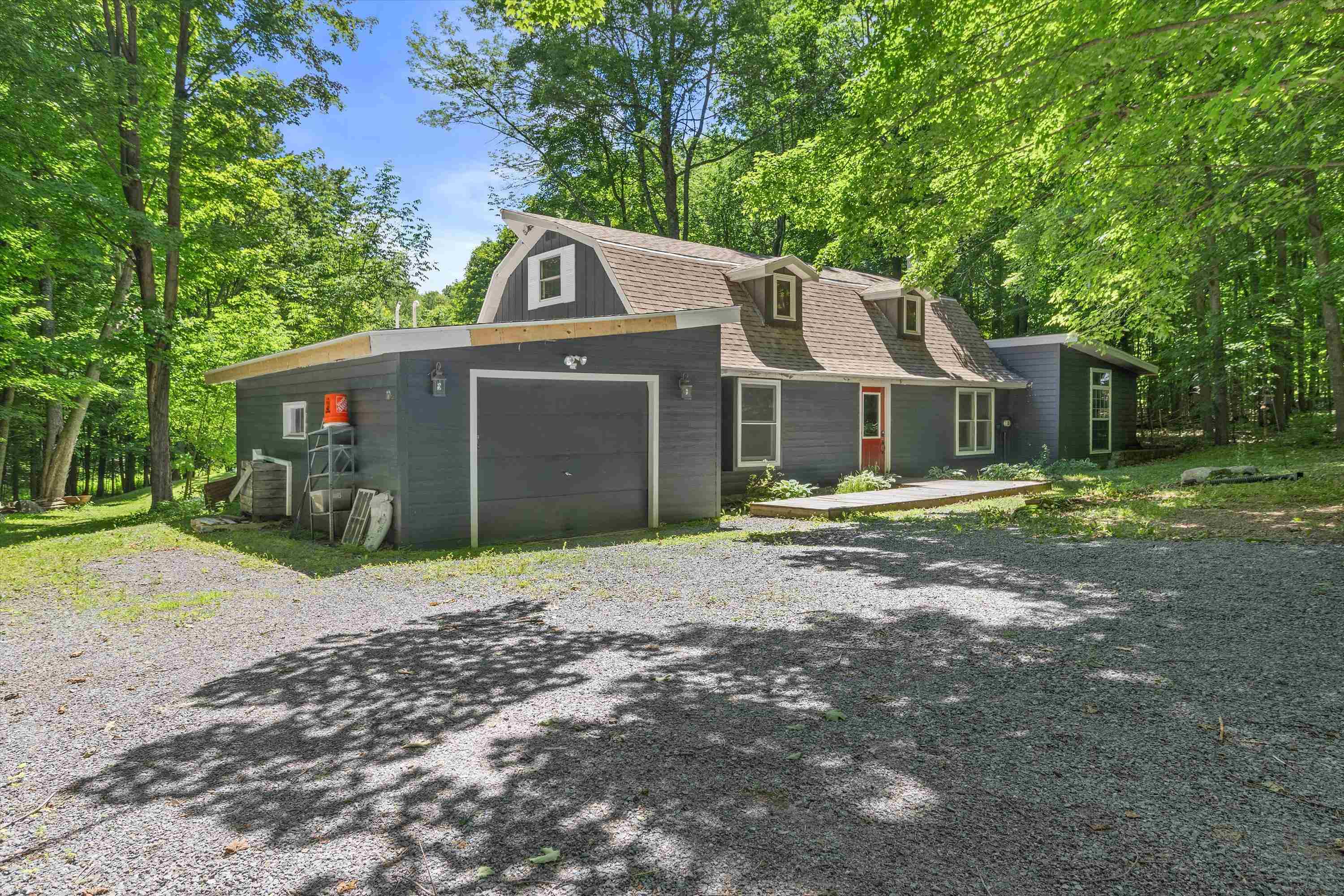 157245 Batten Drive Property Photo 1