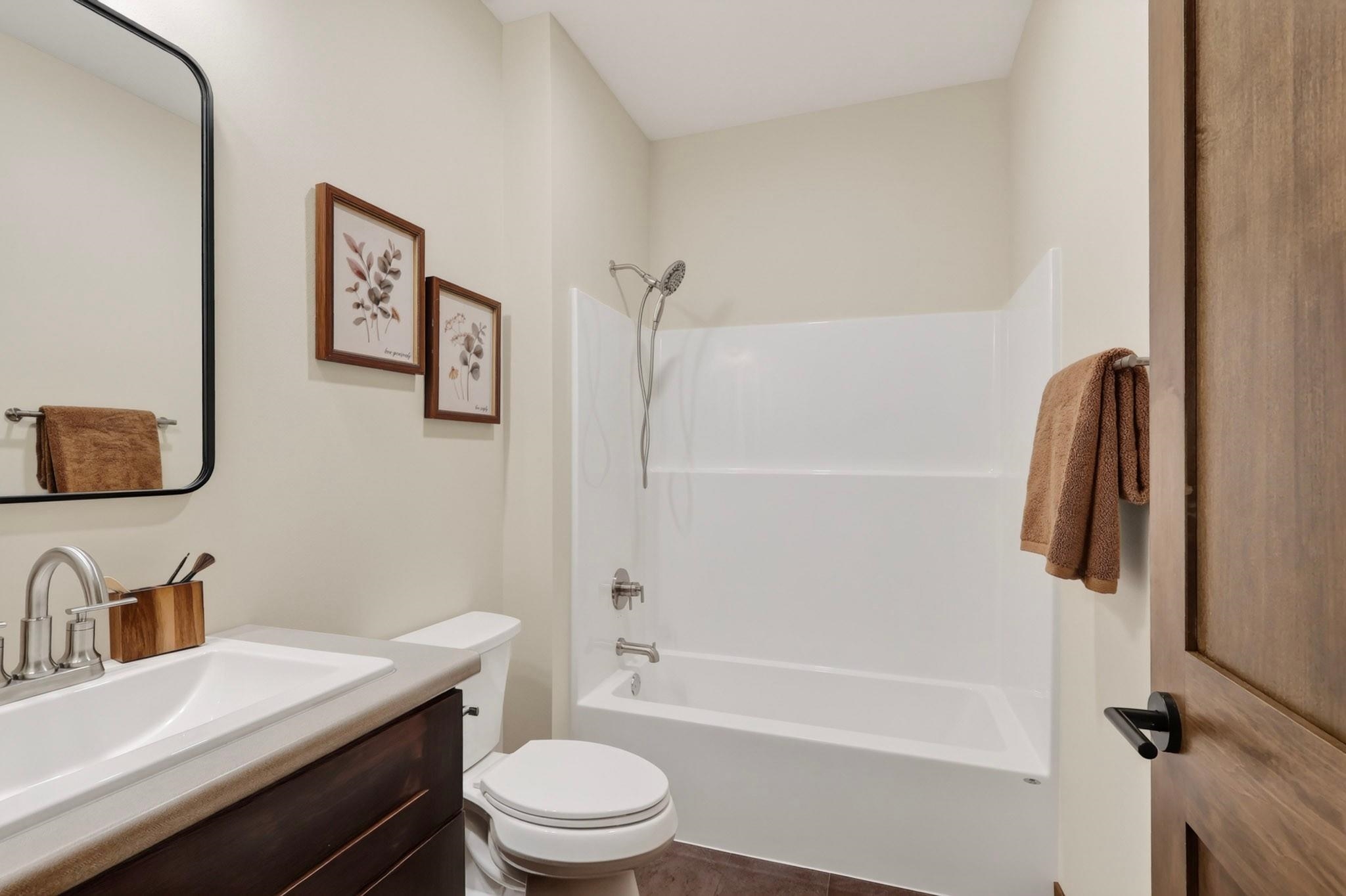 3302 Bennington Court Property Photo 6