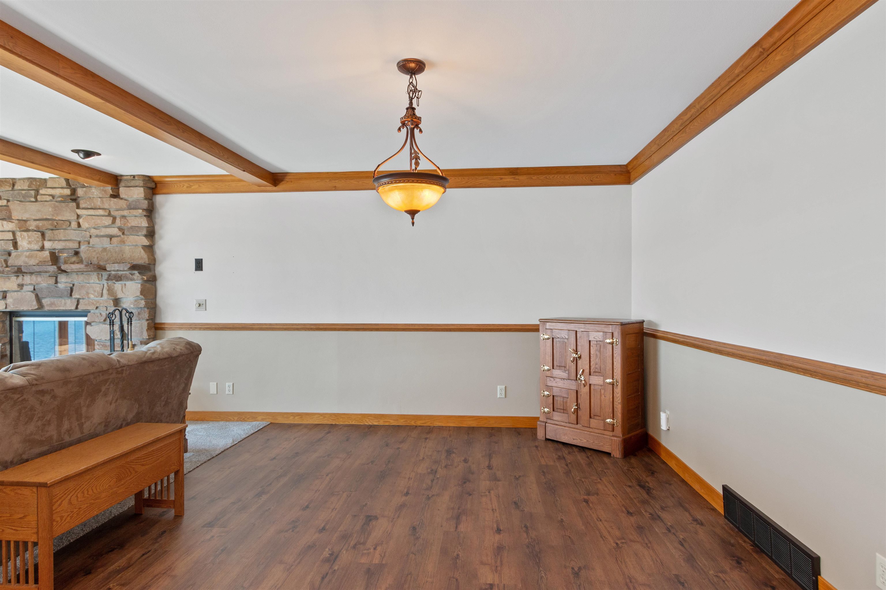 202347 Dubay Drive Property Photo 14