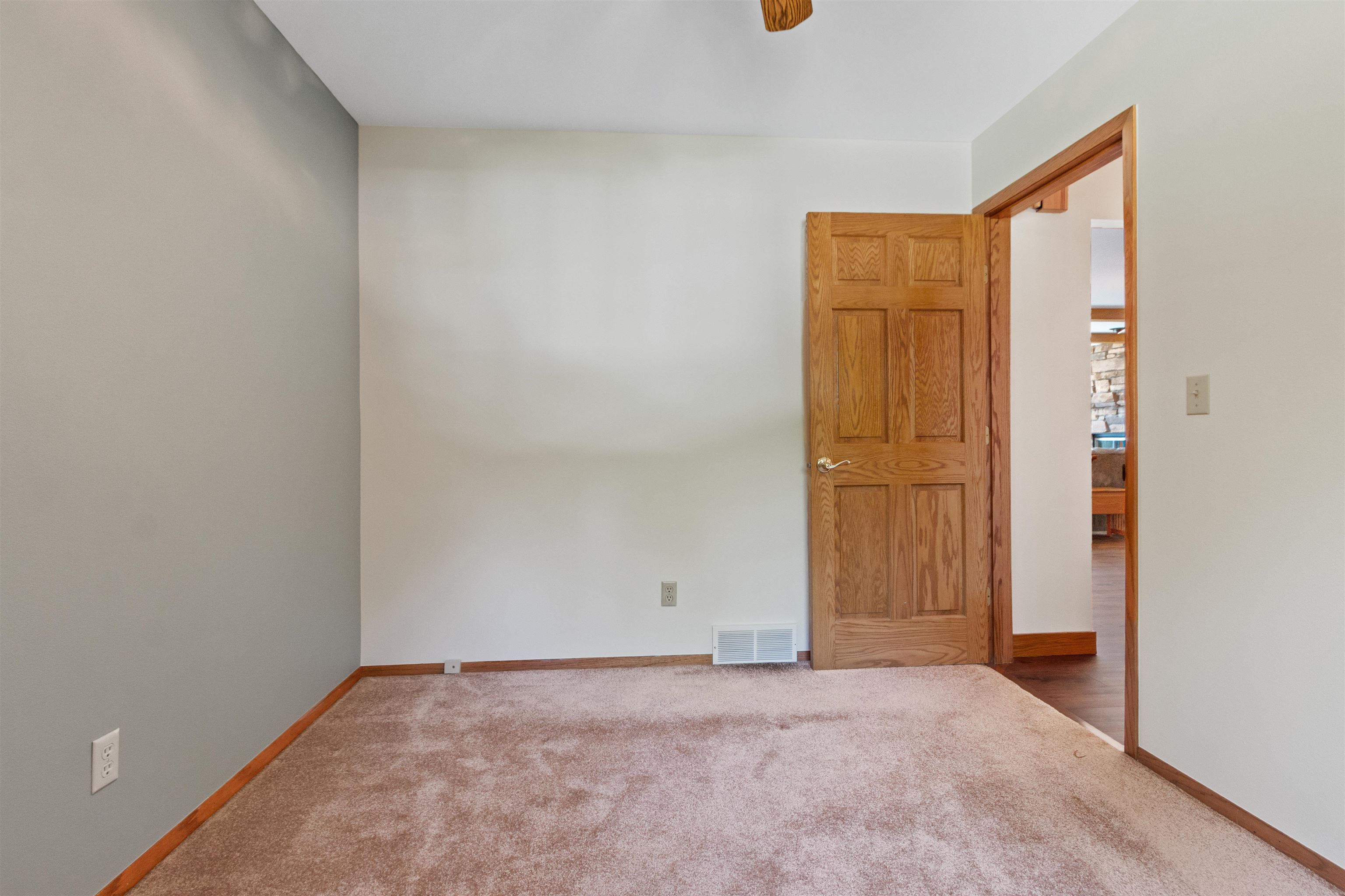 202347 Dubay Drive Property Photo 27