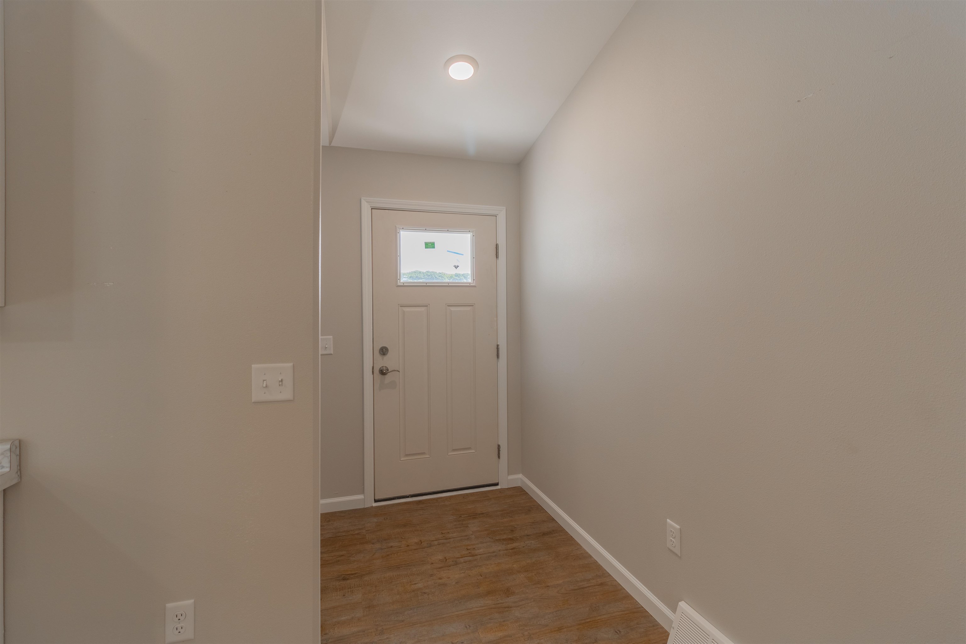 5526 Forest Creek Road Property Photo 4