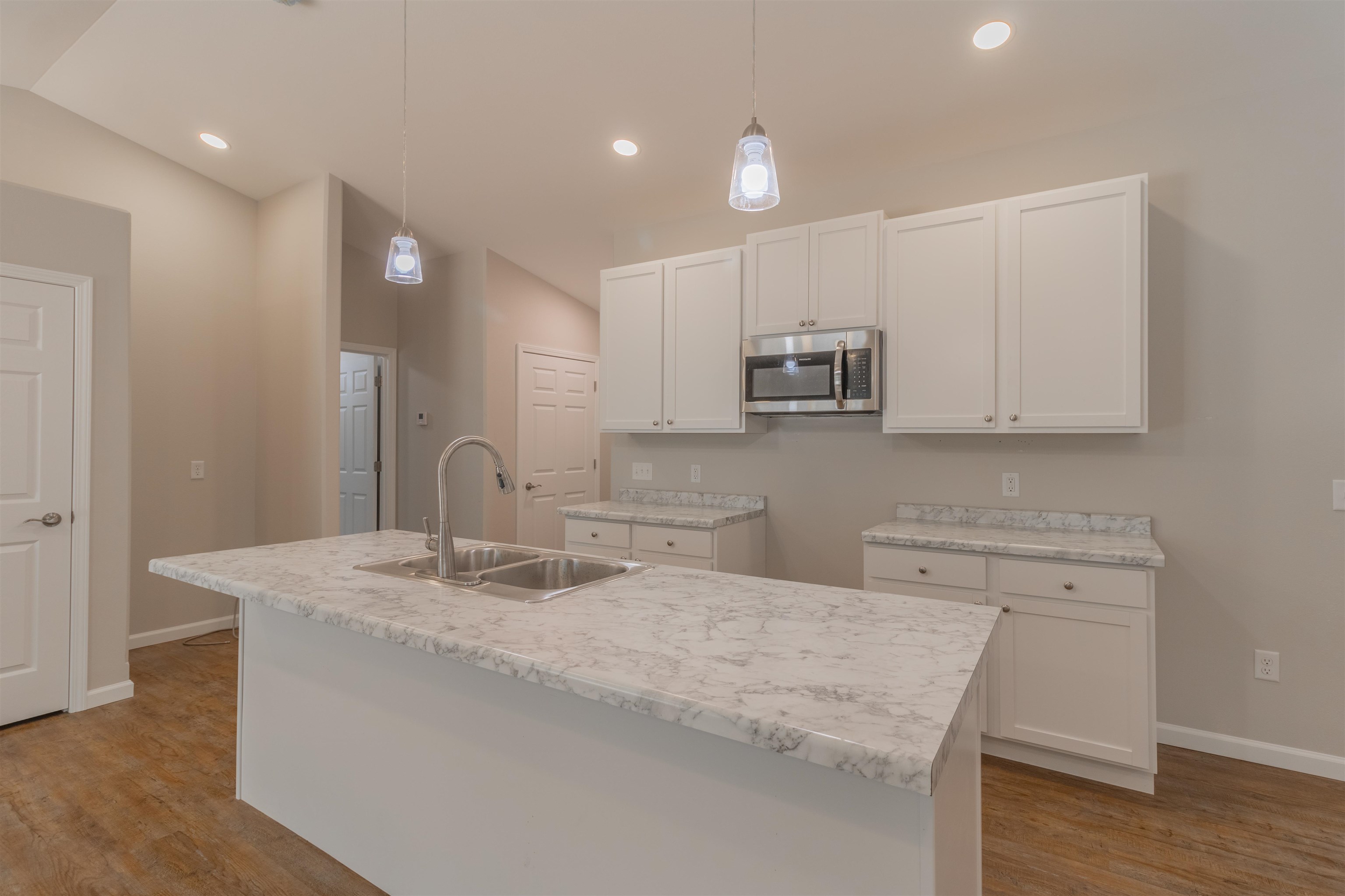5526 Forest Creek Road Property Photo 6
