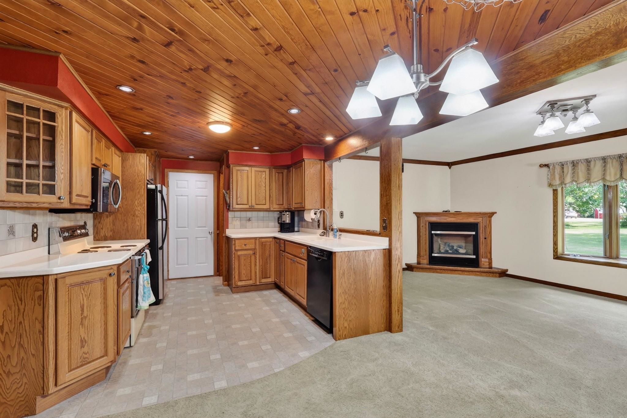 1060 Lakewood Lane Property Photo 7