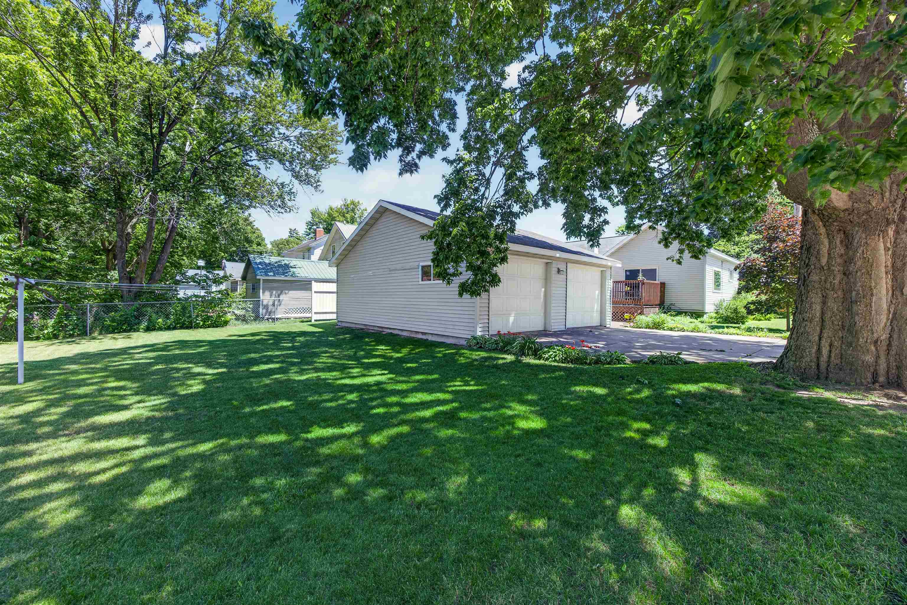 1000 Wisconsin Street Property Photo 45