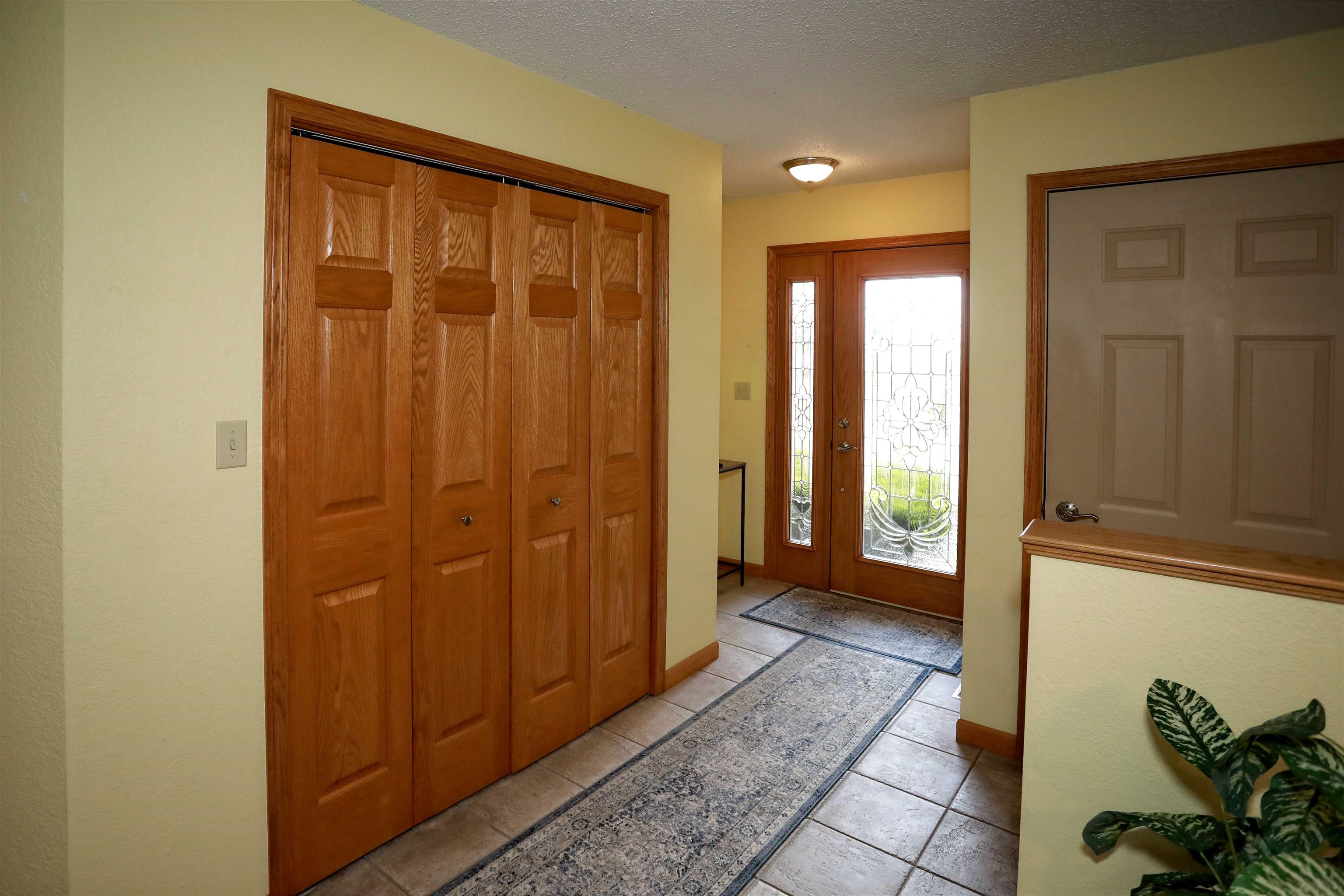 1424 Oxbow Road Property Photo 3