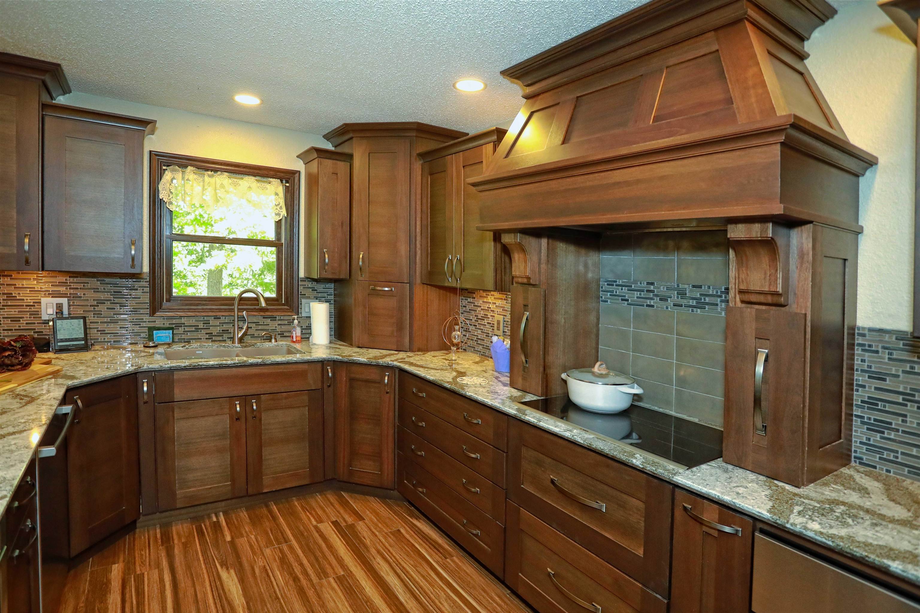 1424 Oxbow Road Property Photo 8