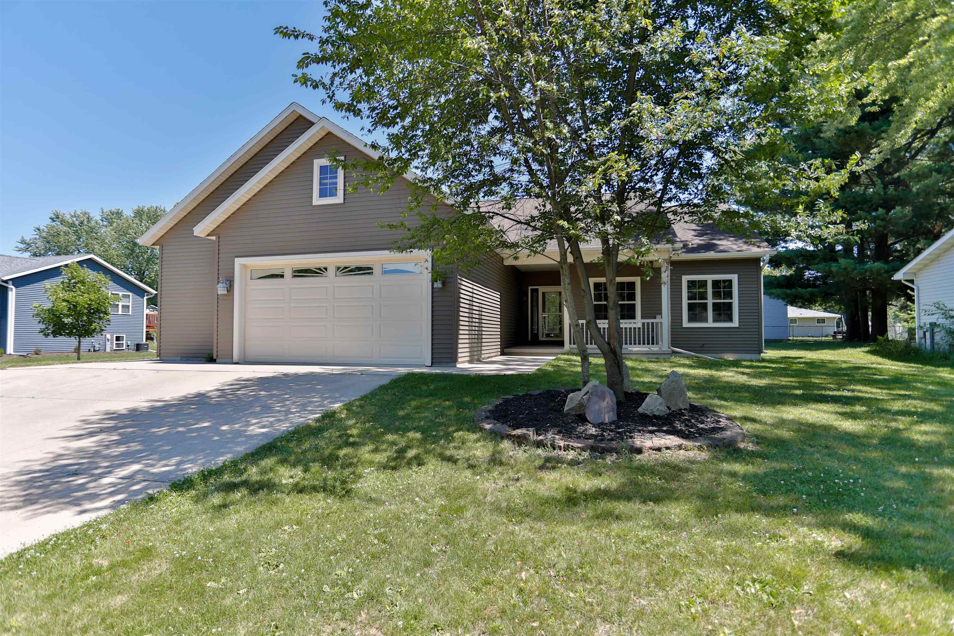 1615 Gemini Place Property Photo 1
