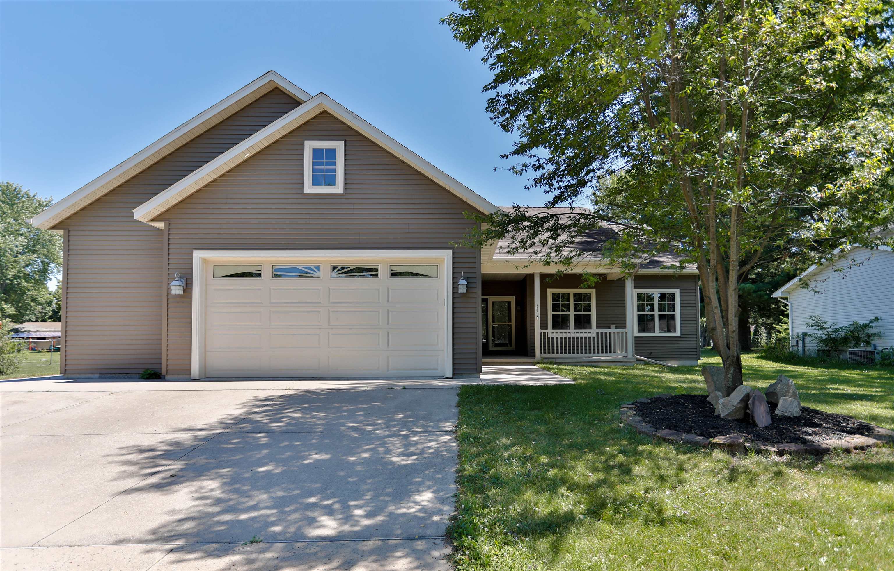 1615 Gemini Place Property Photo 2