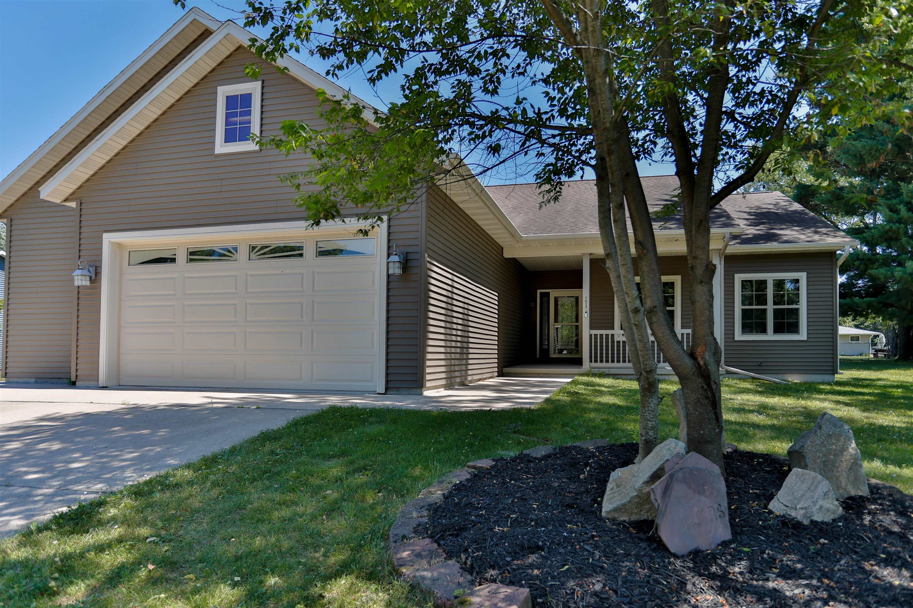 1615 Gemini Place Property Photo 3