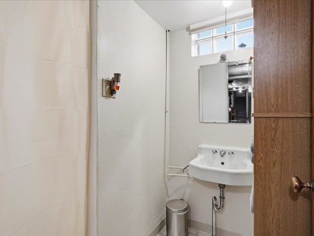 821 S Division Street Property Photo 24
