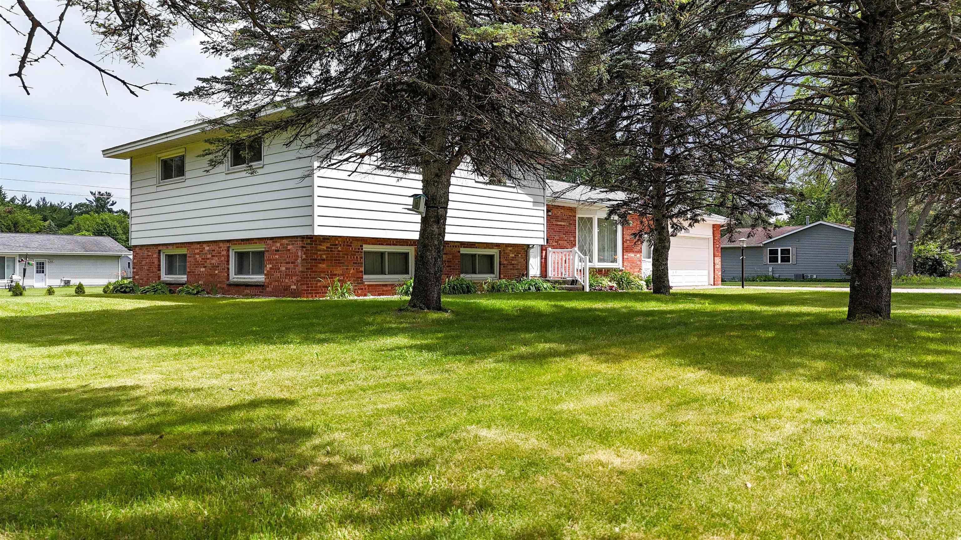2020 Wisconsin Avenue Property Photo 2