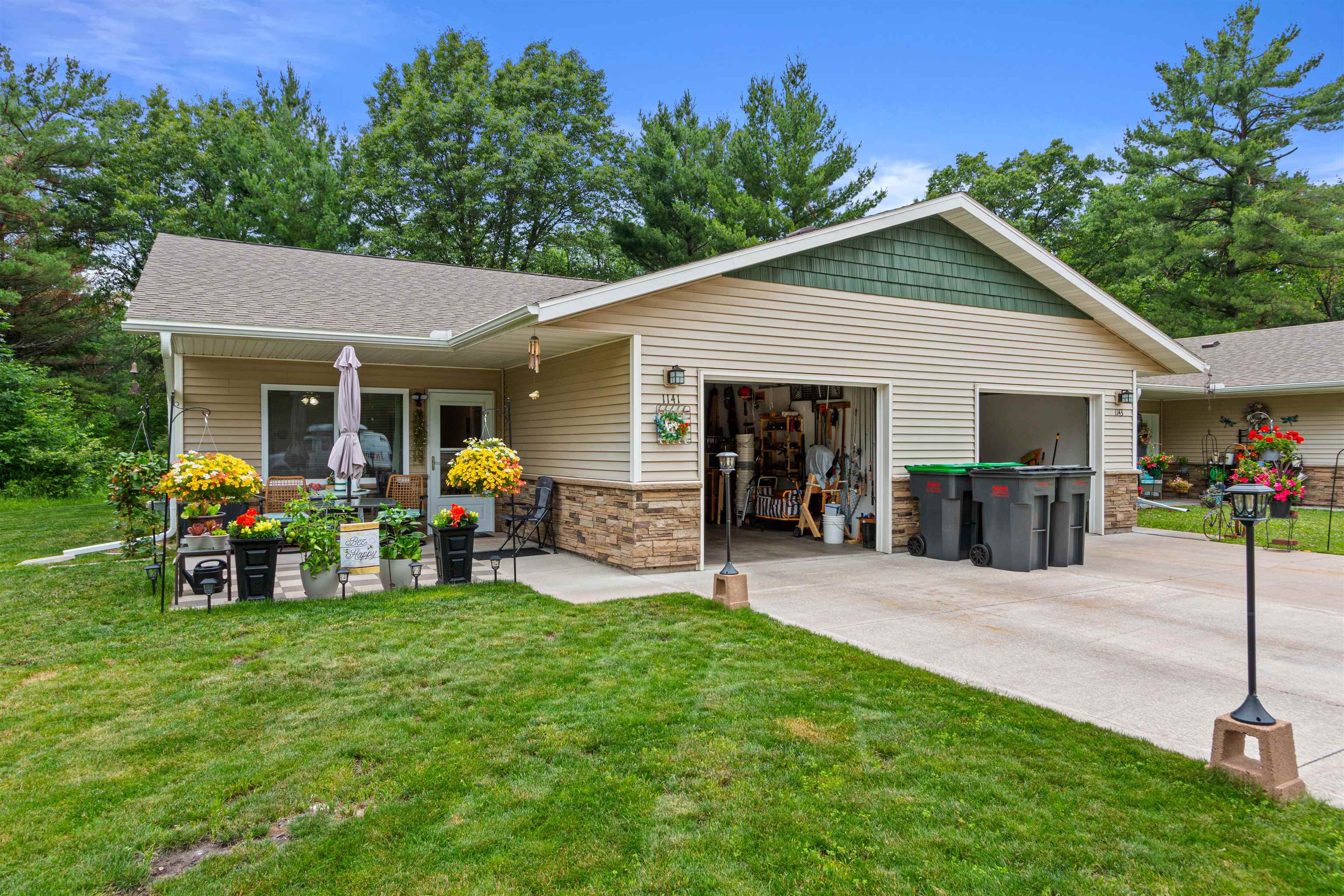 1091 - 1147 6th Street Property Photo 5