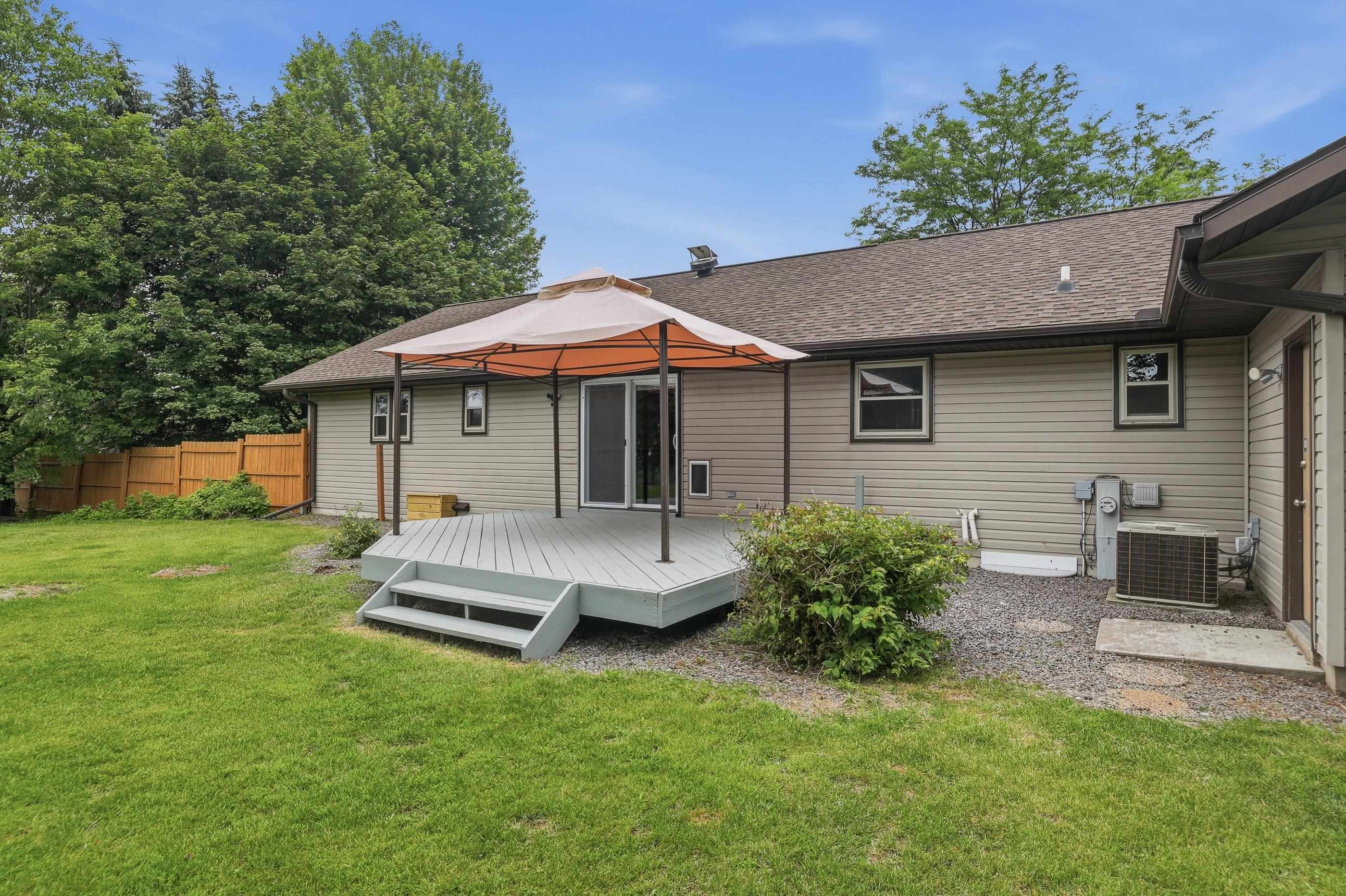 5664 Regent Street Property Photo 9