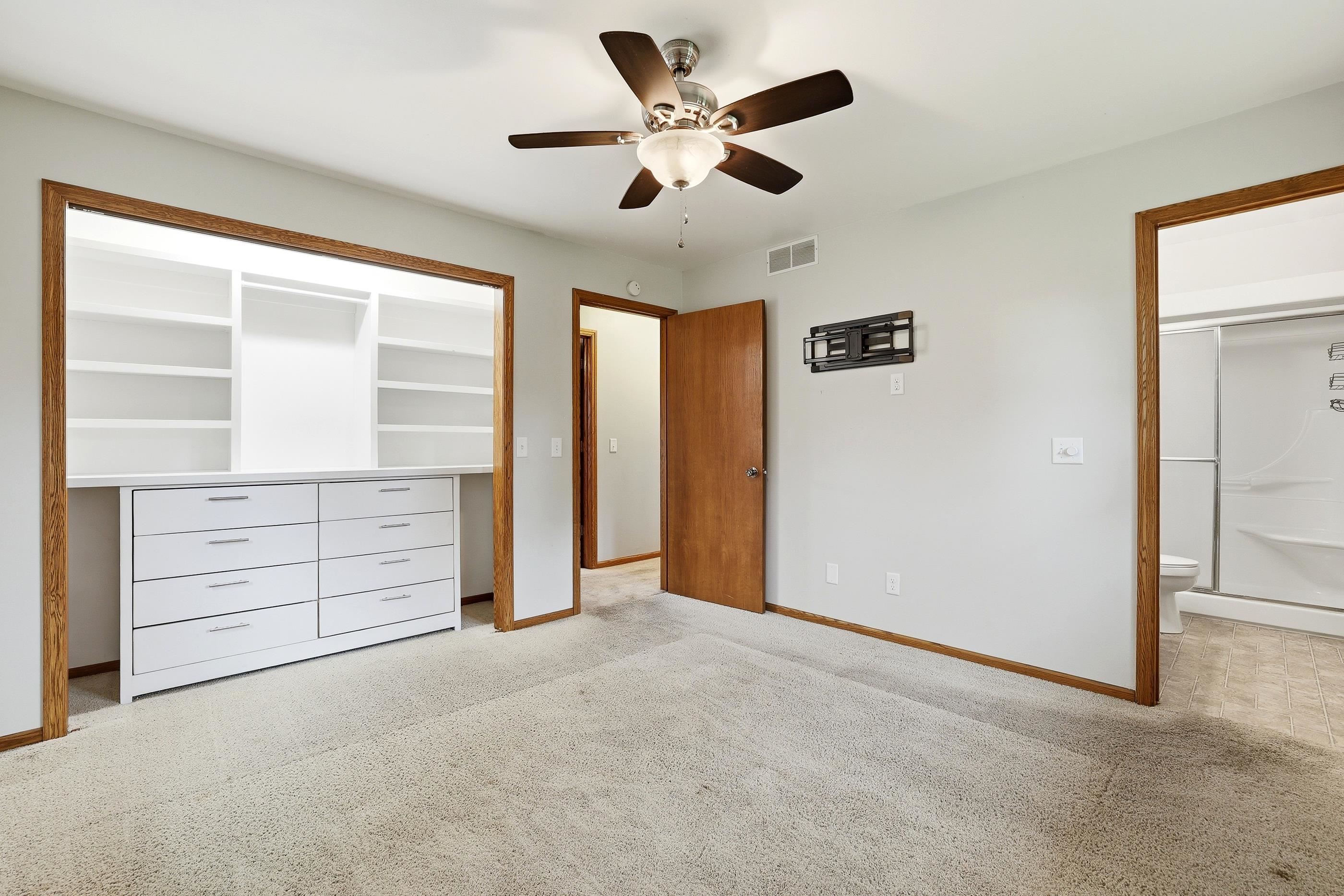 5664 Regent Street Property Photo 34